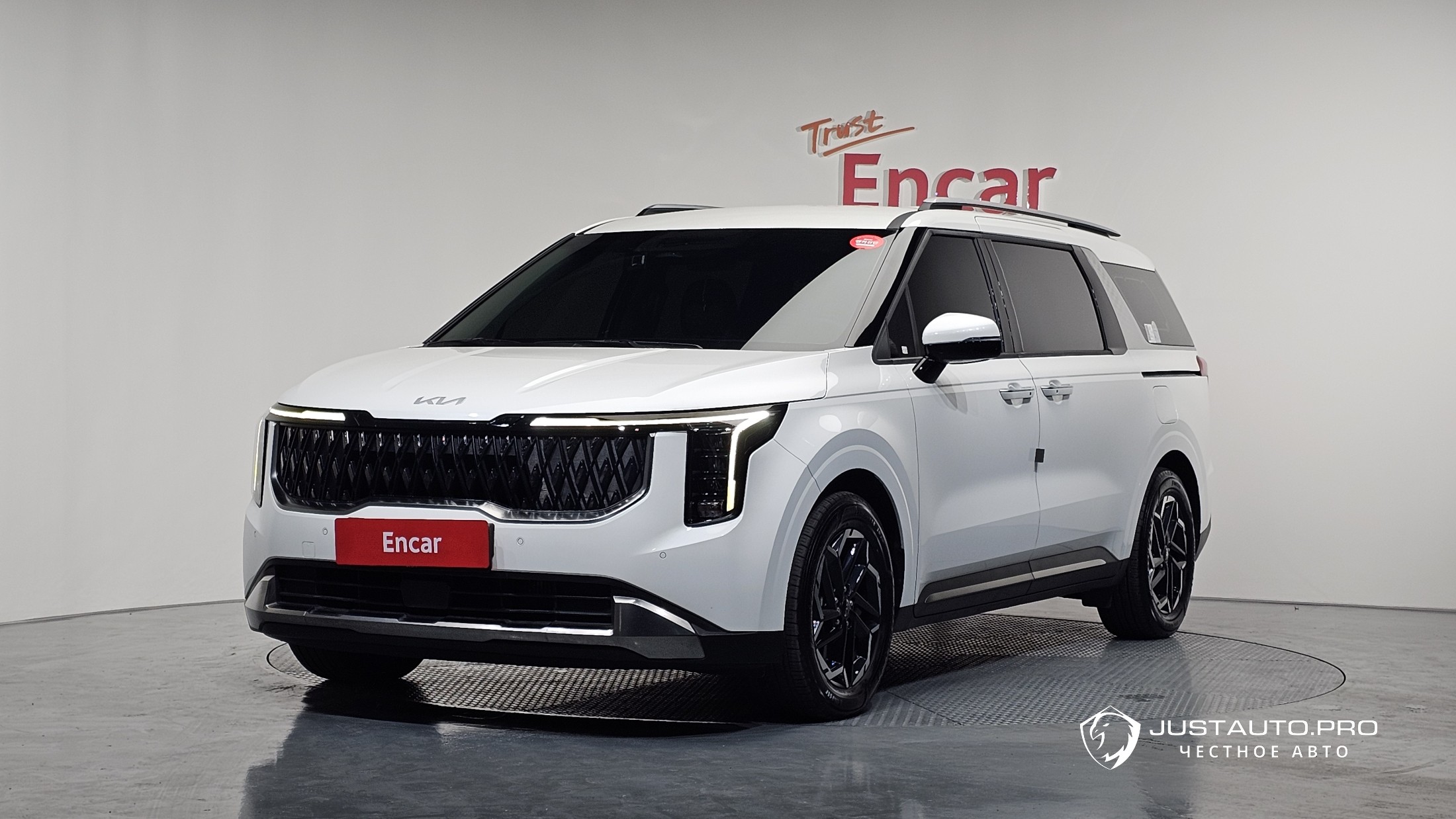 Автомобиль Kia Canival