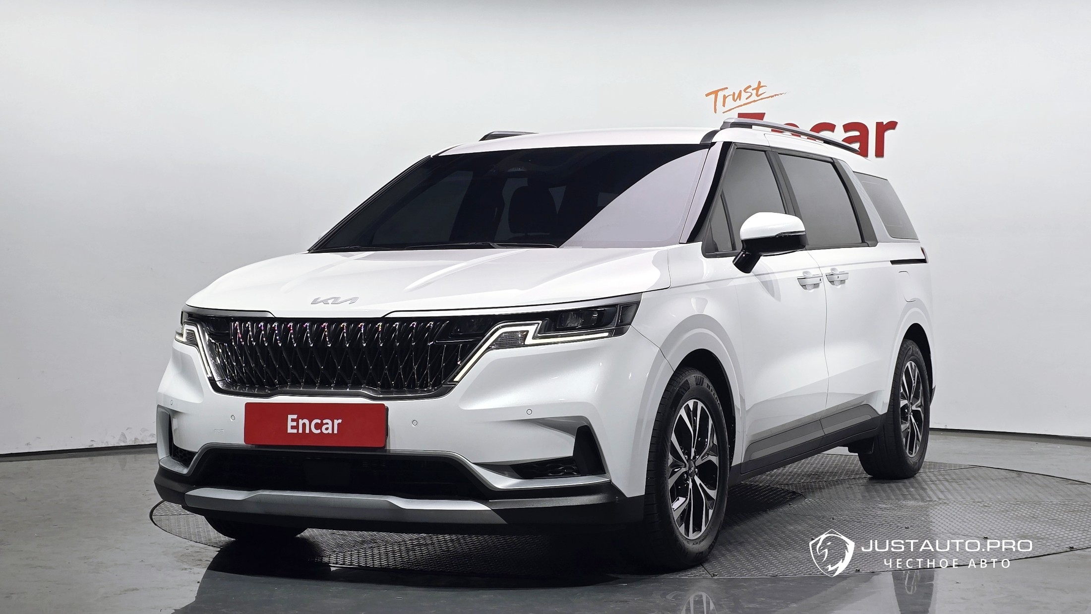 Автомобиль Kia Canival