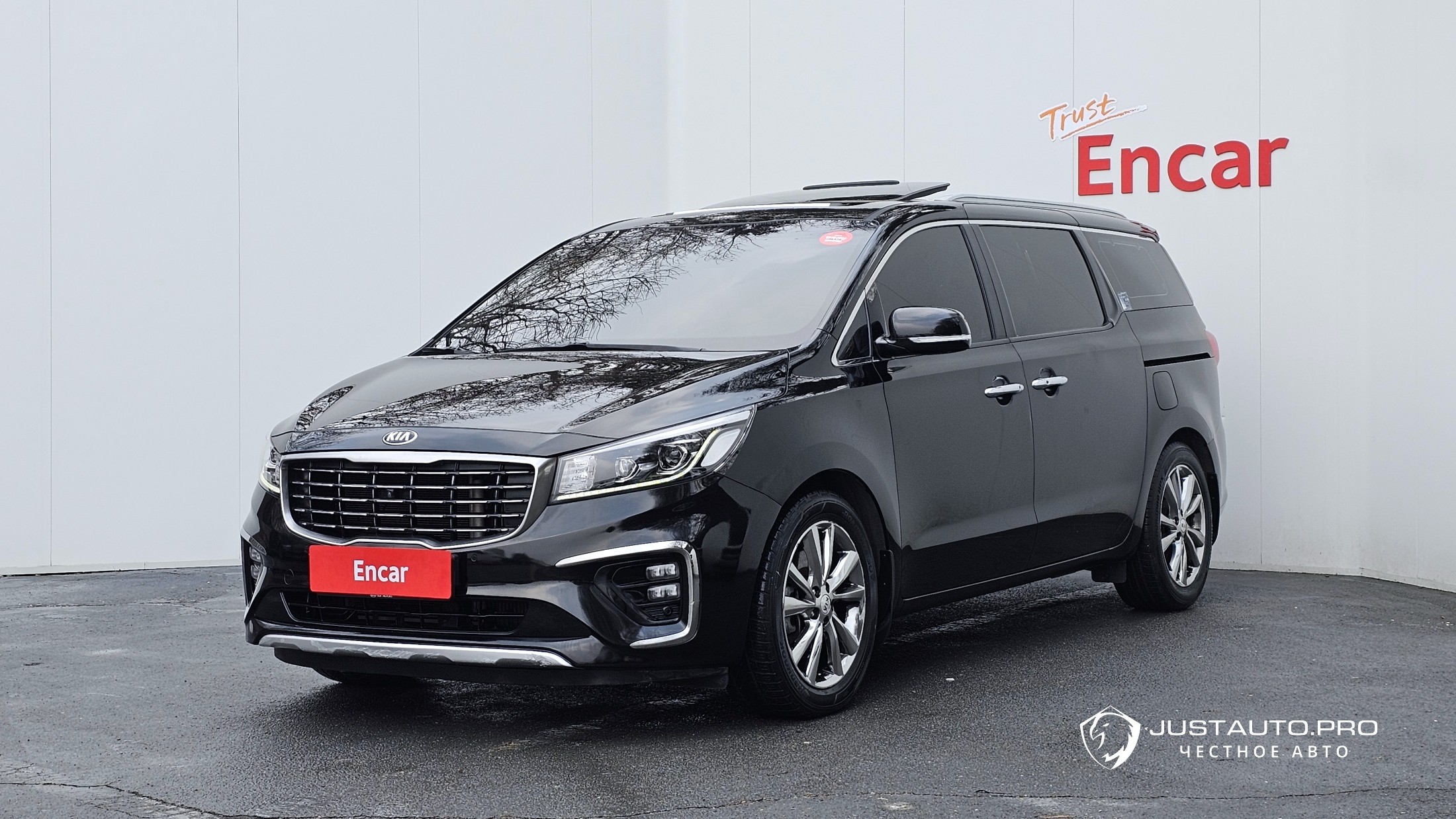 Автомобиль Kia Canival