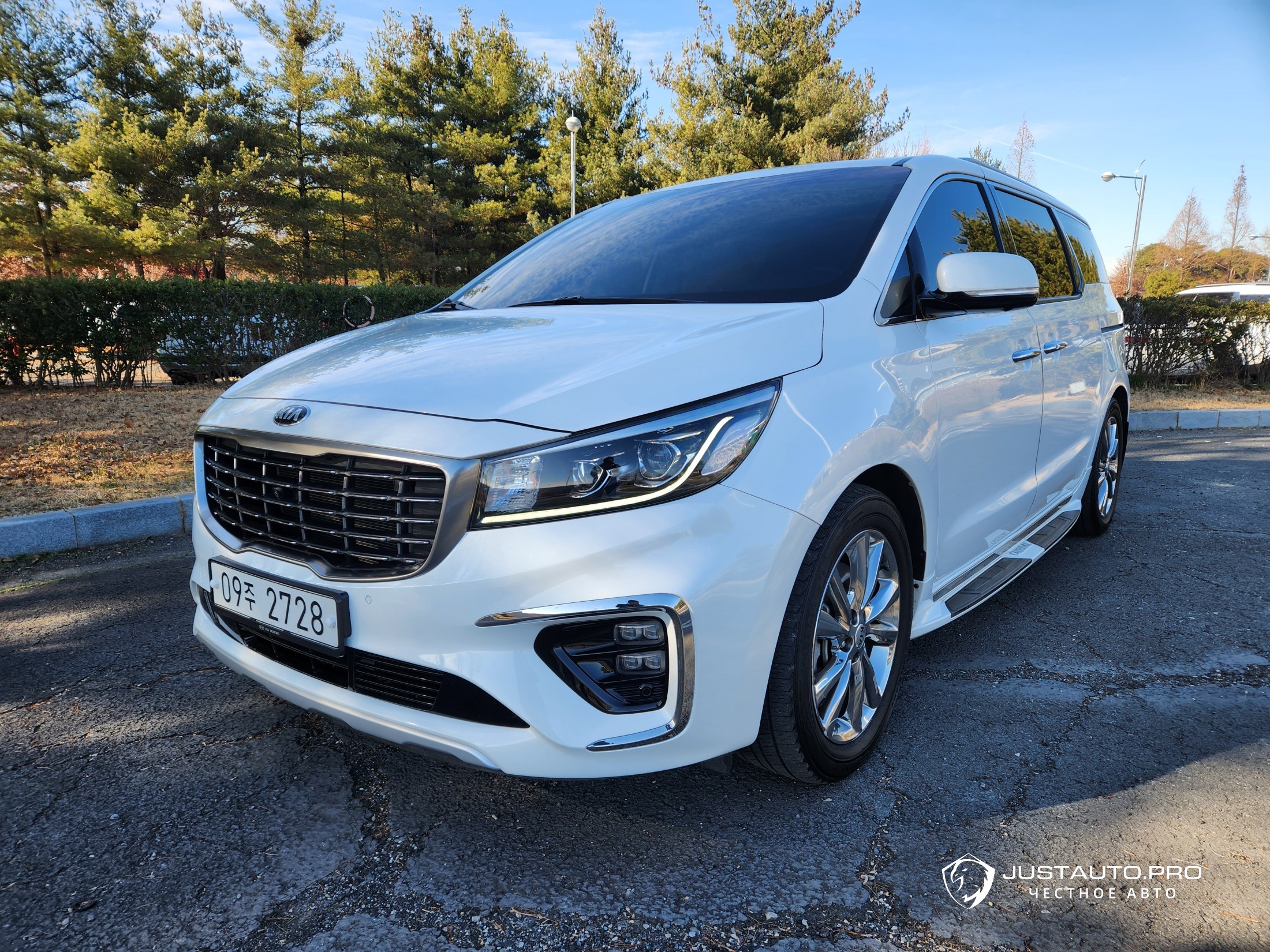 Автомобиль Kia Canival