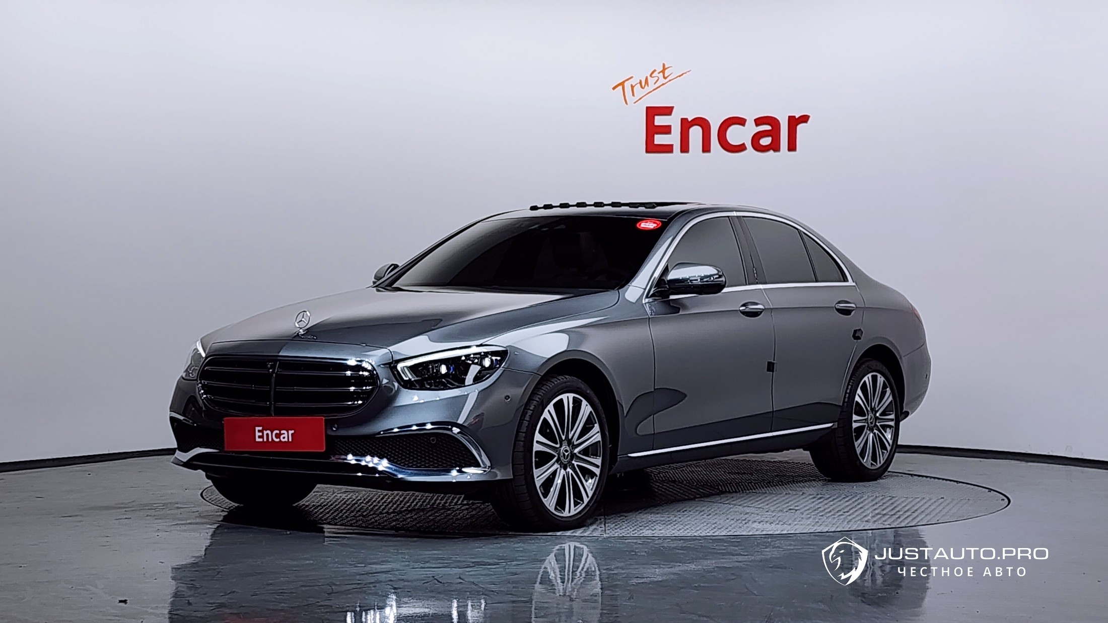 Автомобиль Mercedes-Benz E-Class