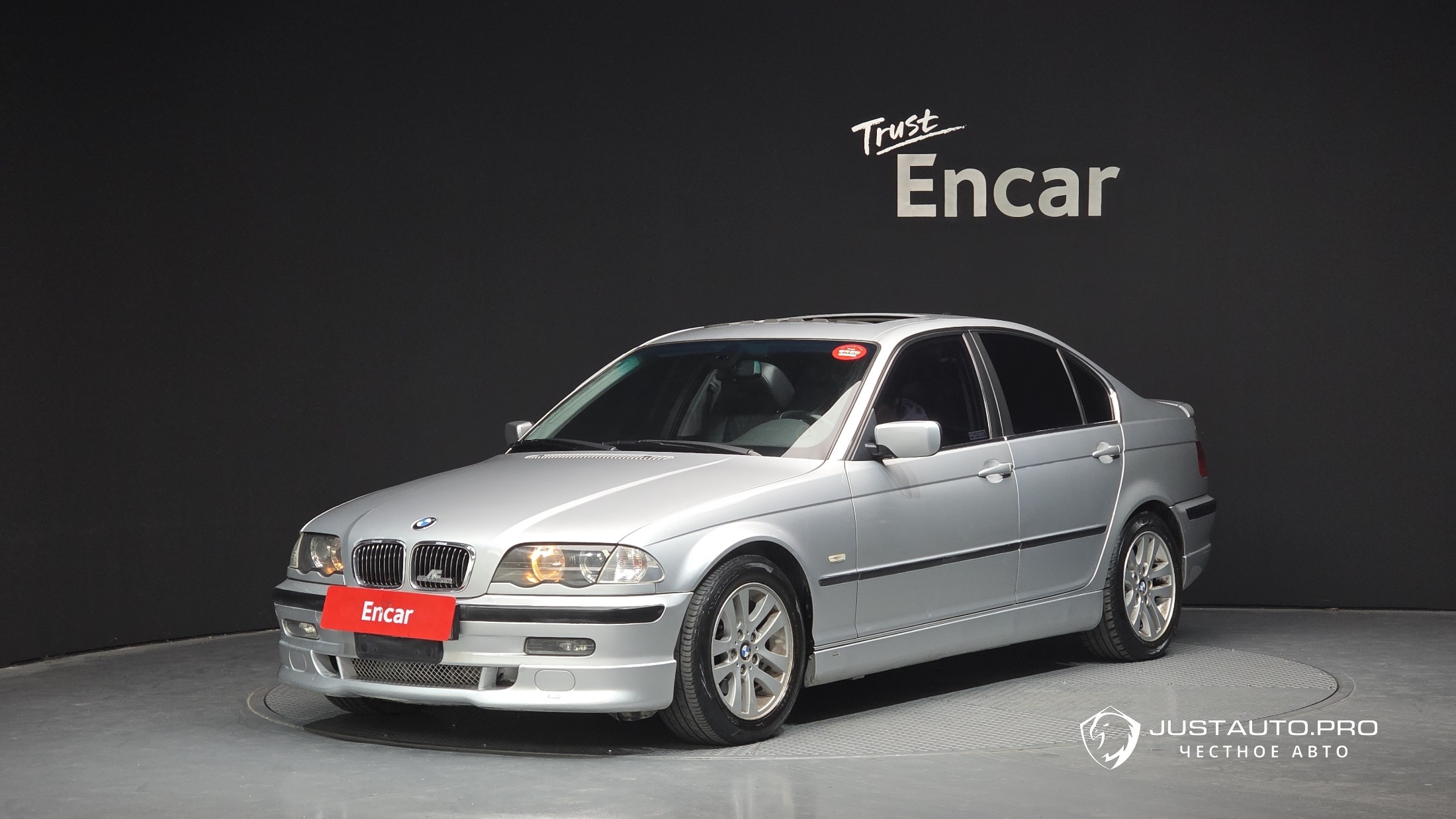 Автомобиль BMW 3-Series