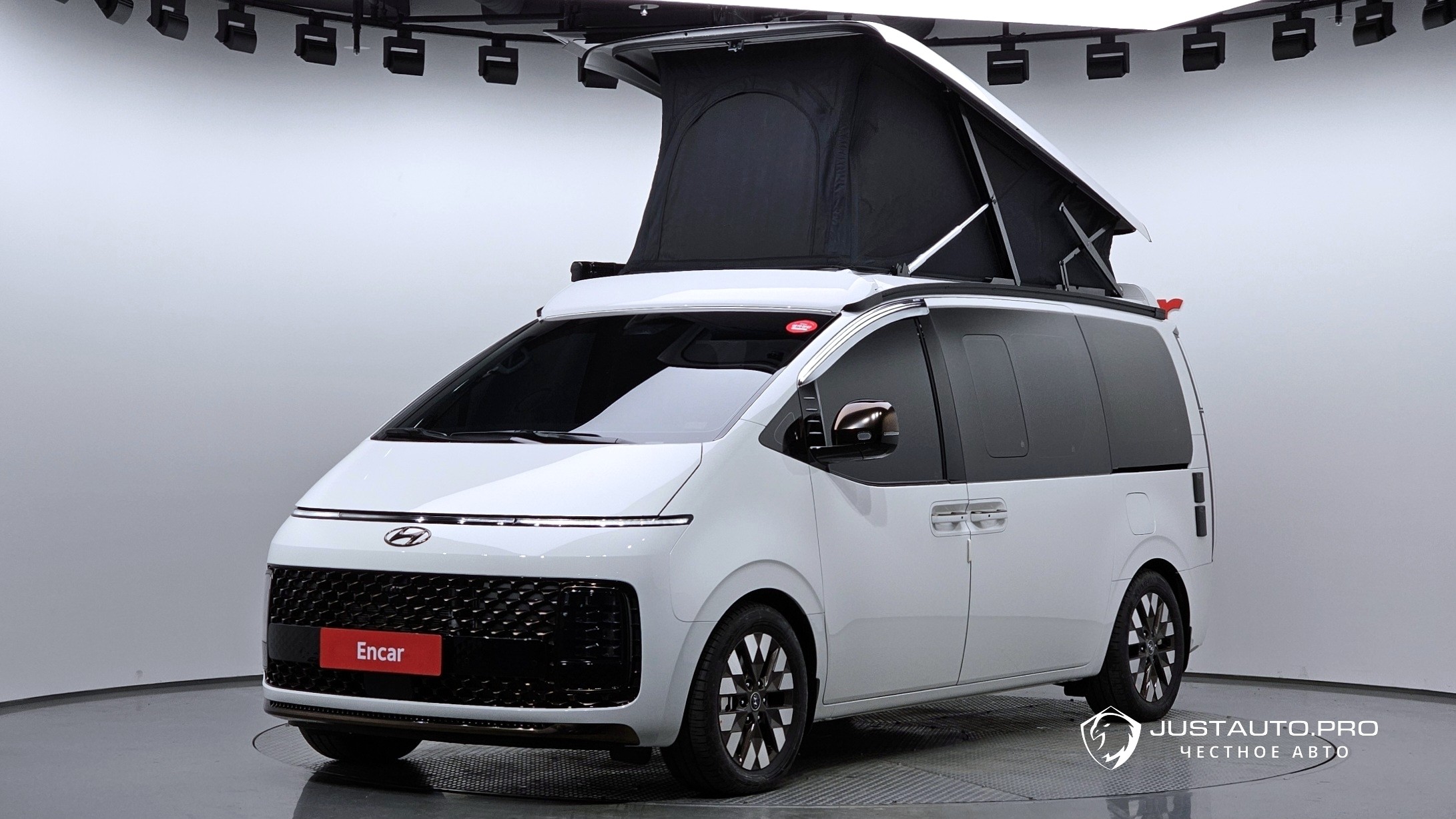 Автомобиль Hyundai Staria