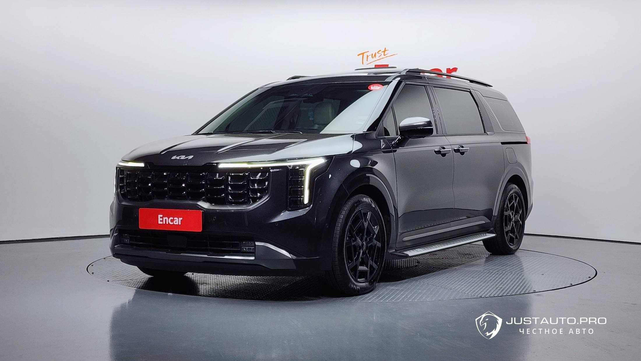 Автомобиль Kia Canival