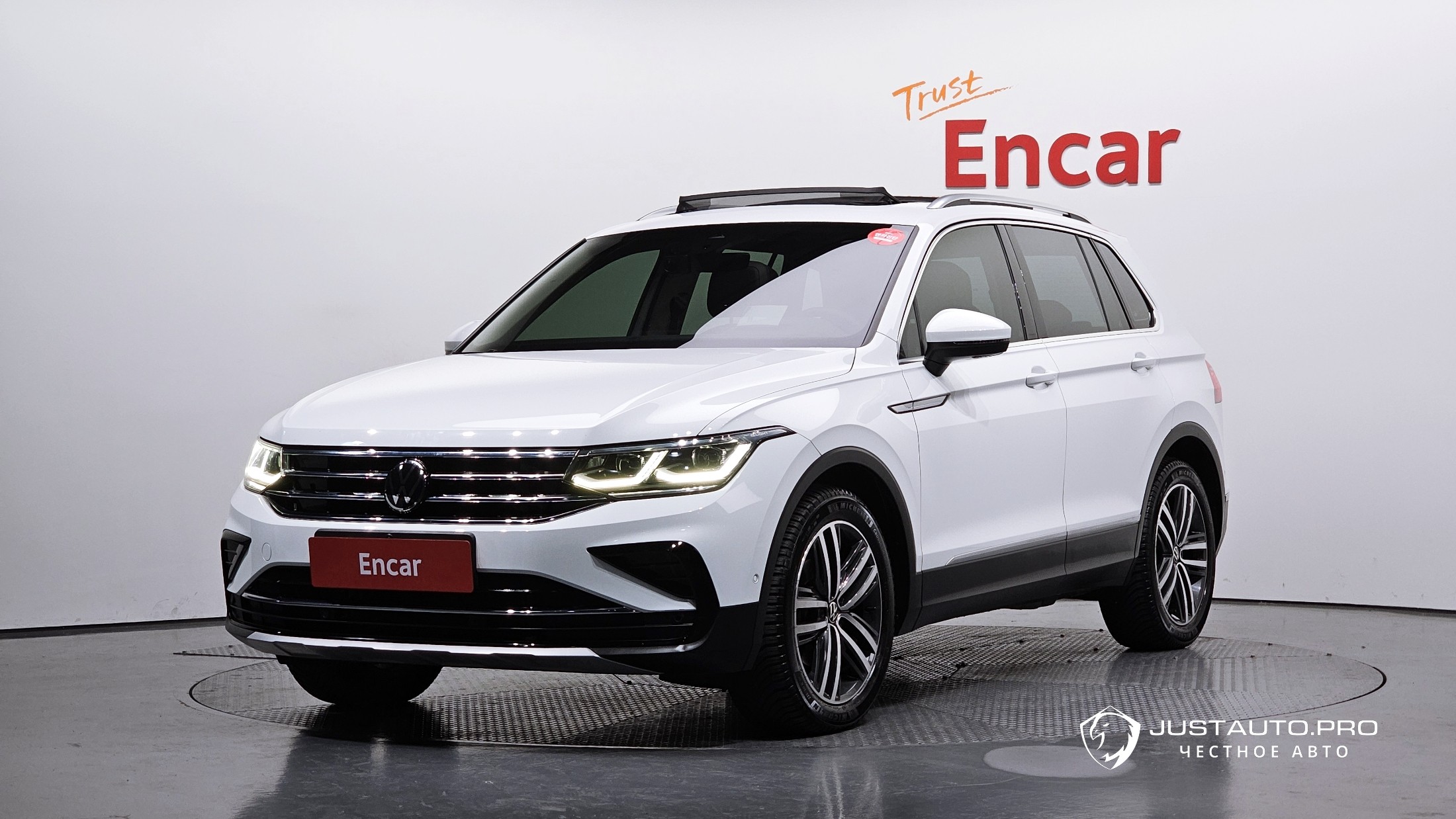 Автомобиль Volkswagen Tiguan