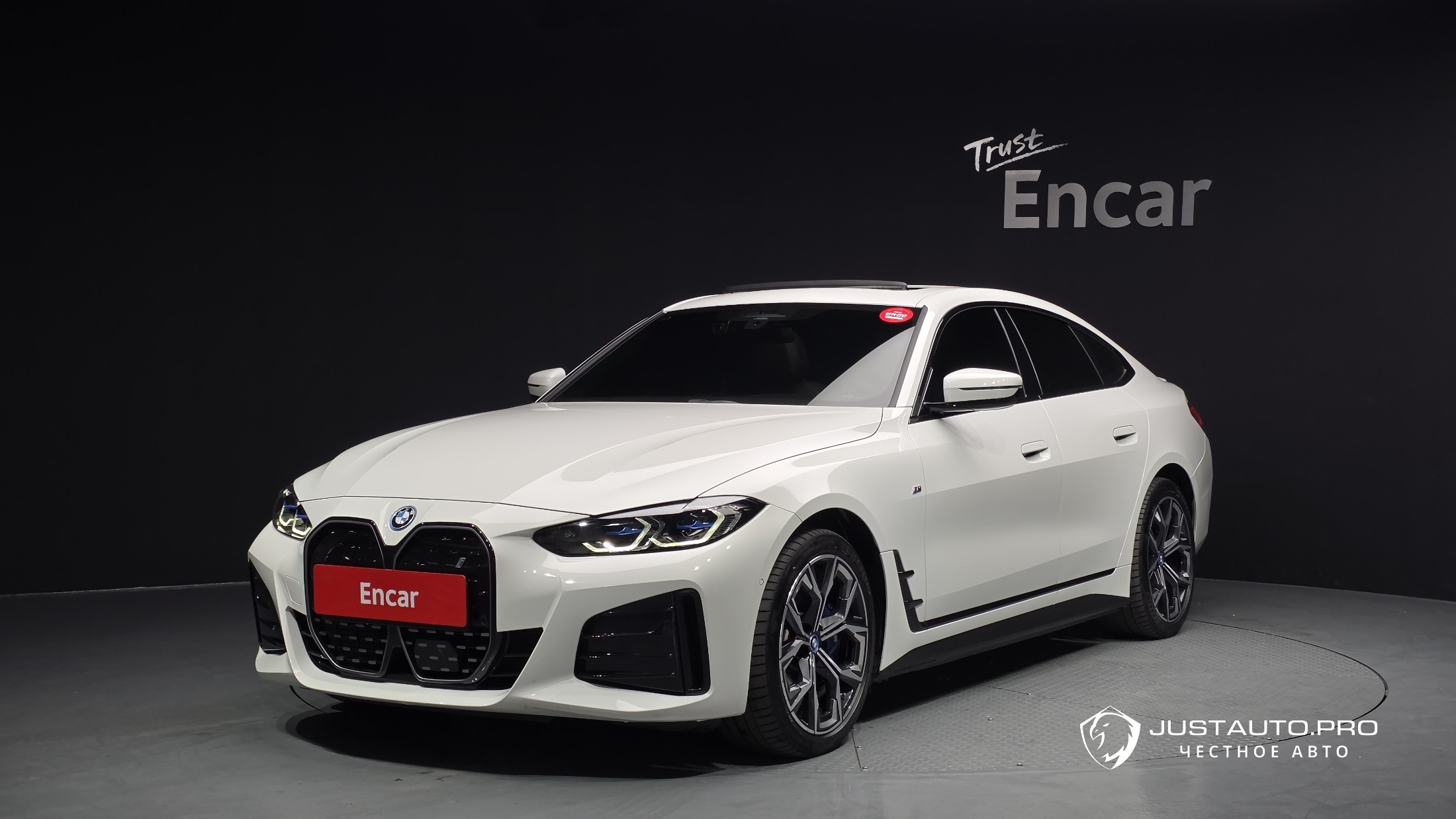 Автомобиль BMW i4