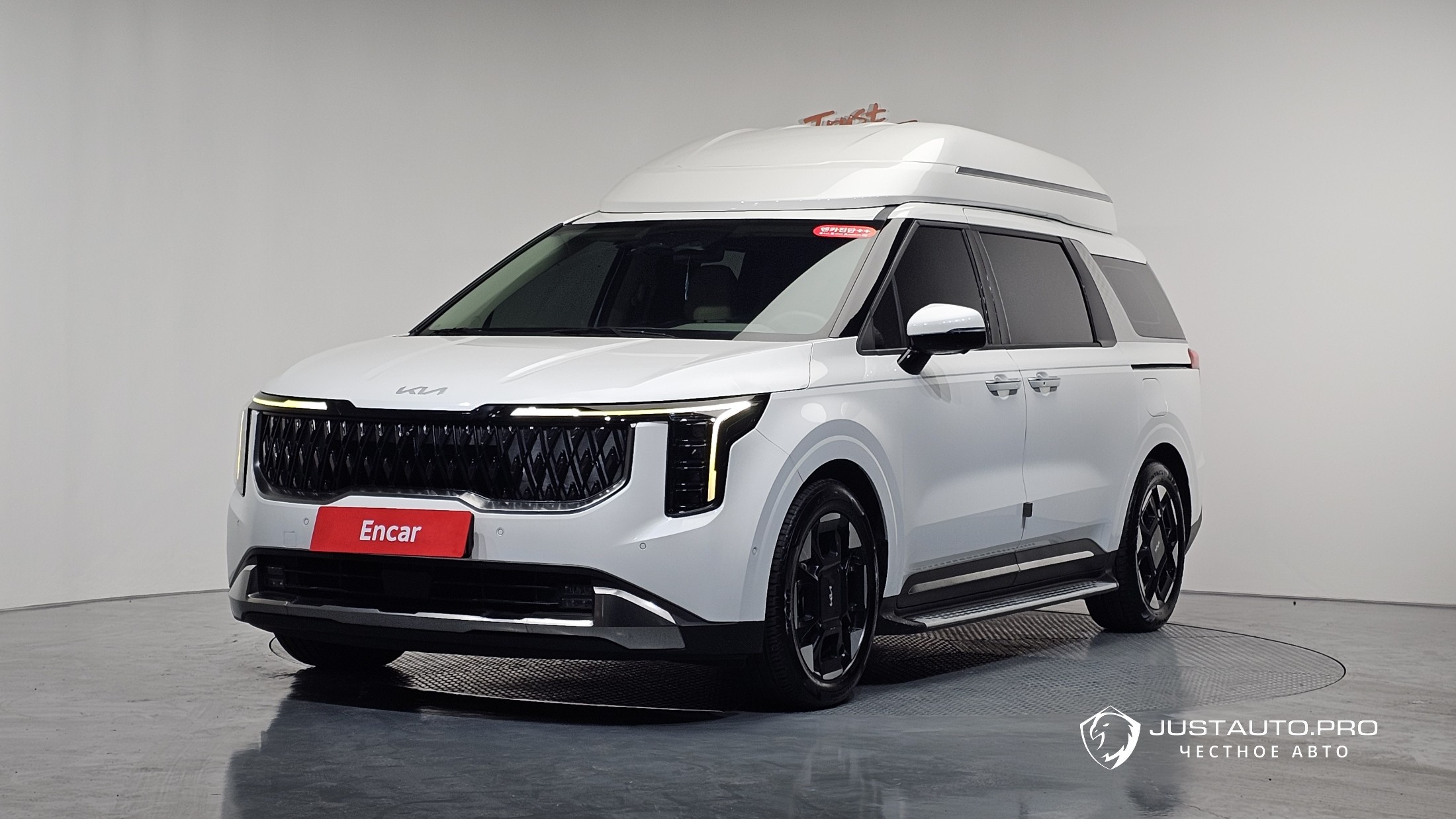 Автомобиль Kia Canival