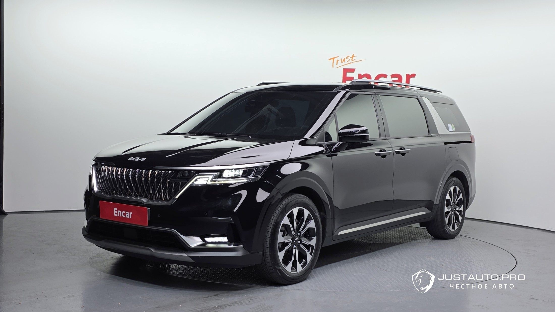 Автомобиль Kia Canival