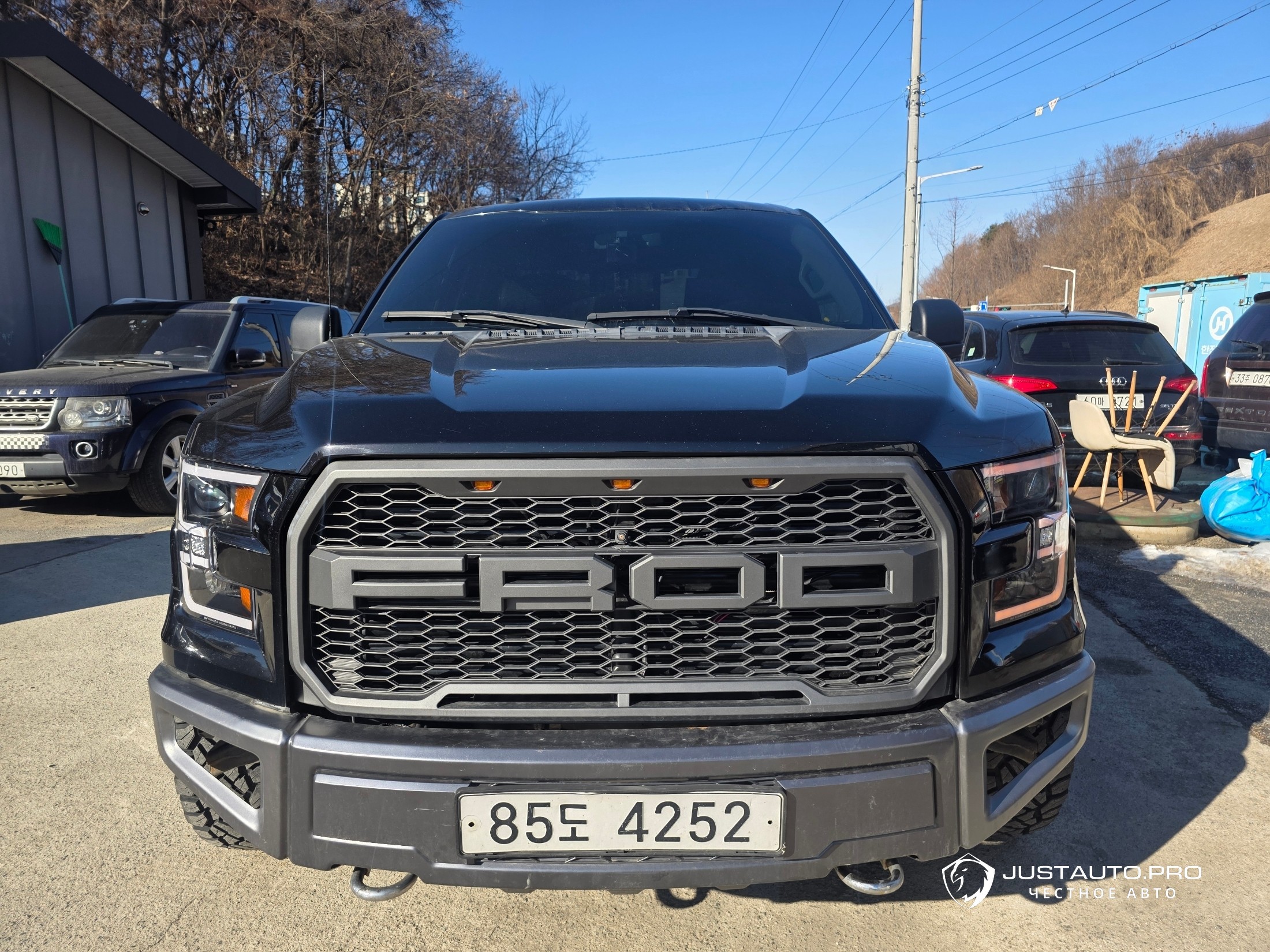 Автомобиль Ford F150