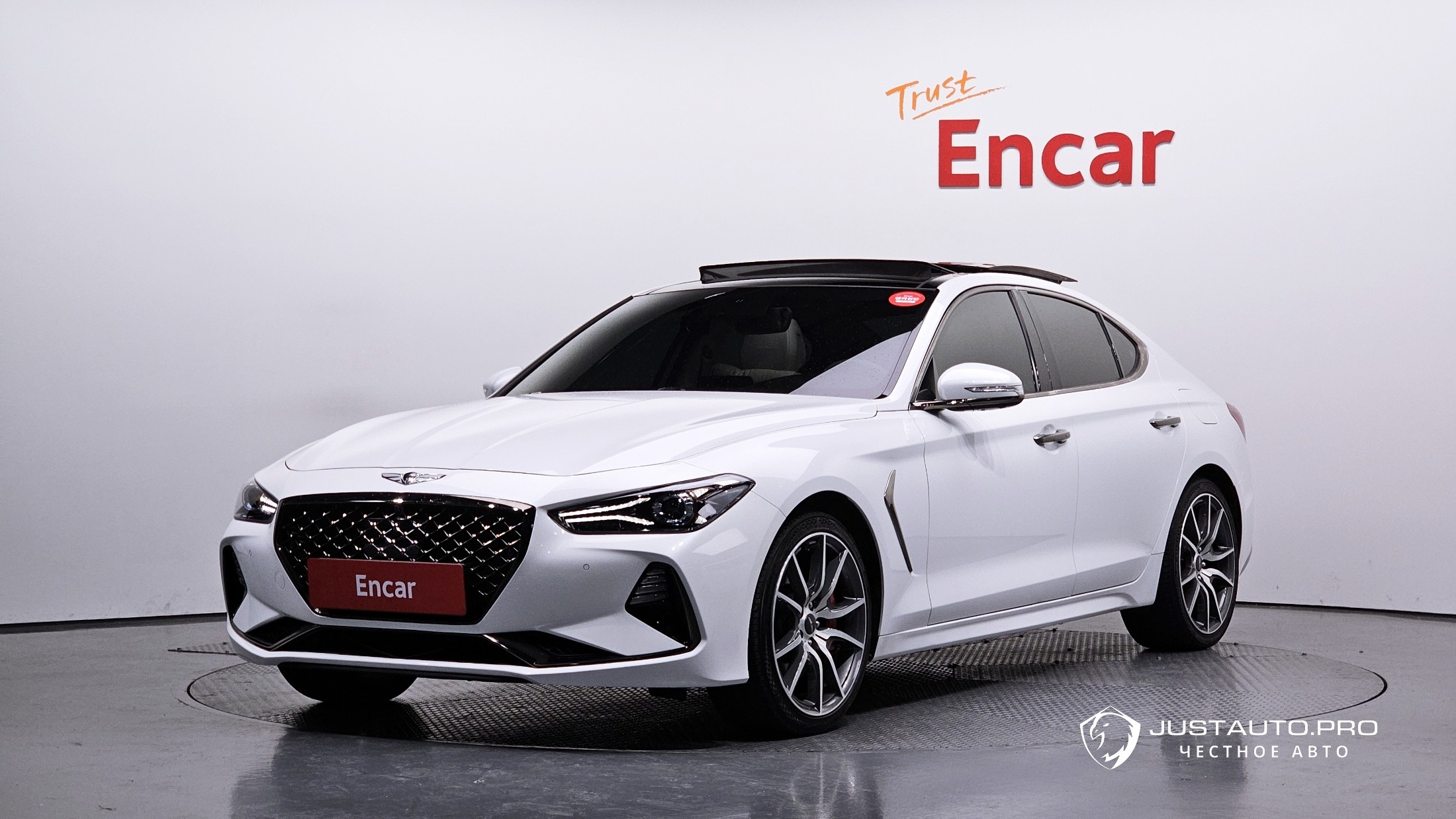 Автомобиль Genesis G70
