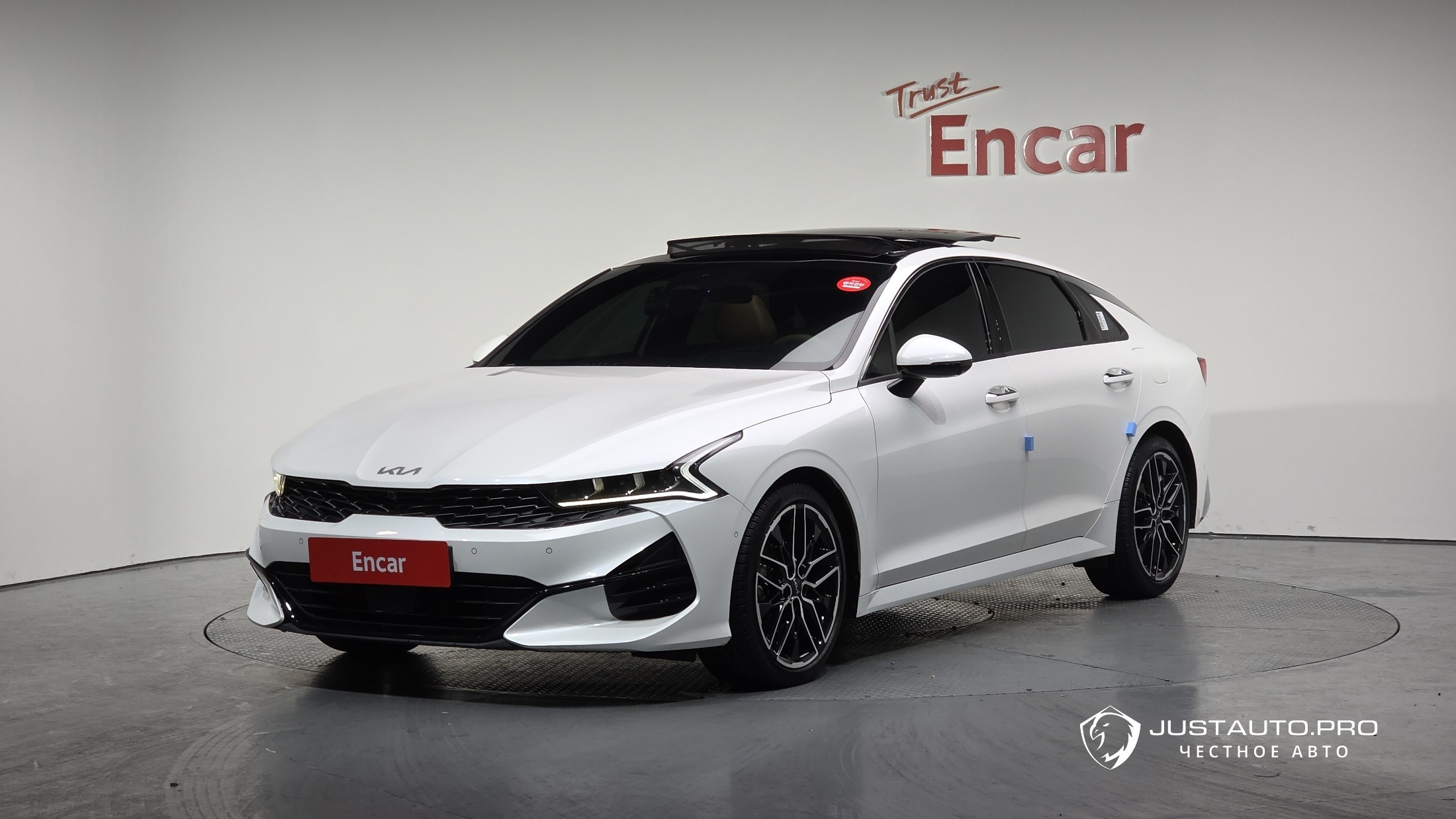 Автомобиль Kia K5