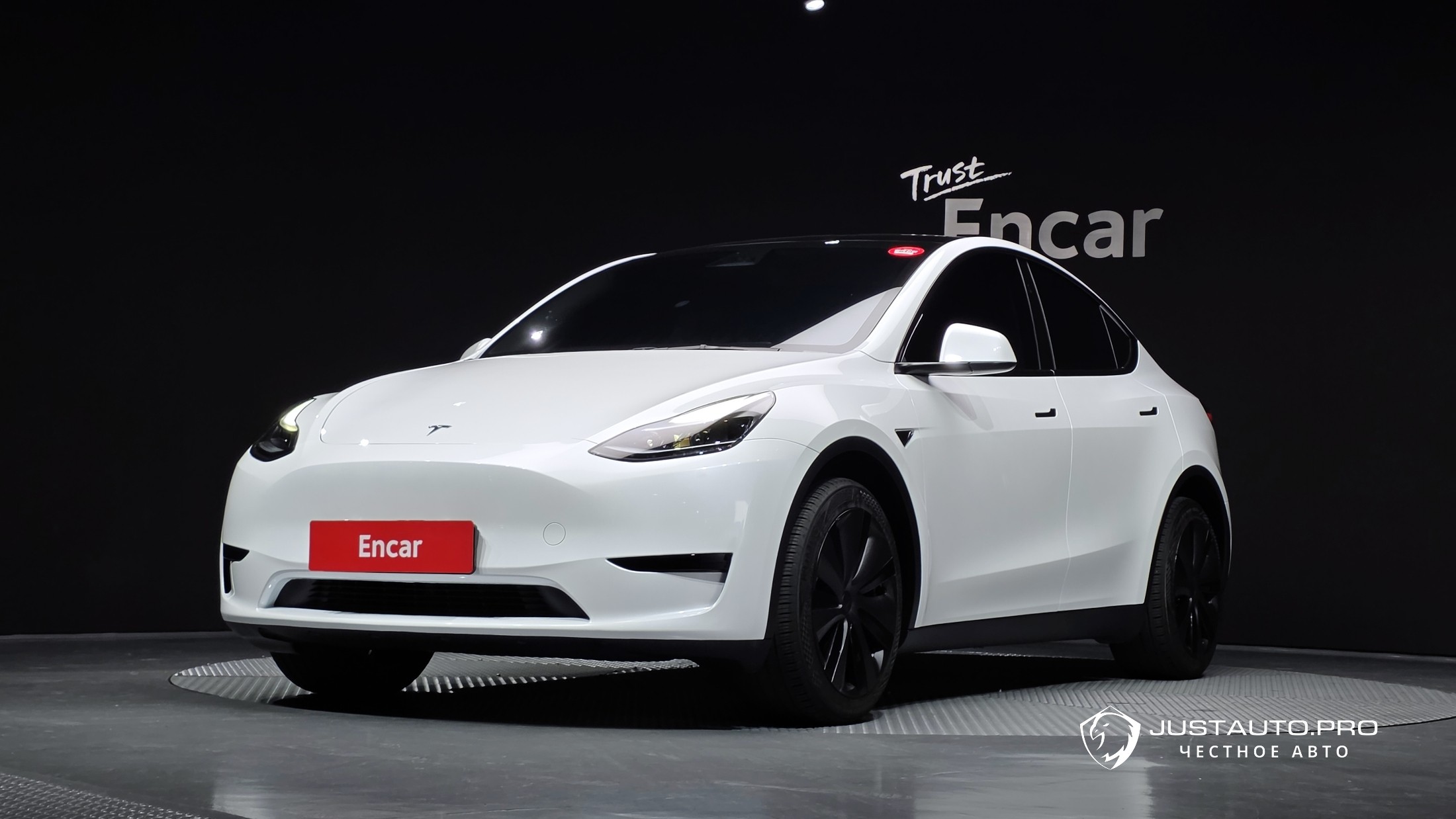 Автомобиль Tesla Model Y