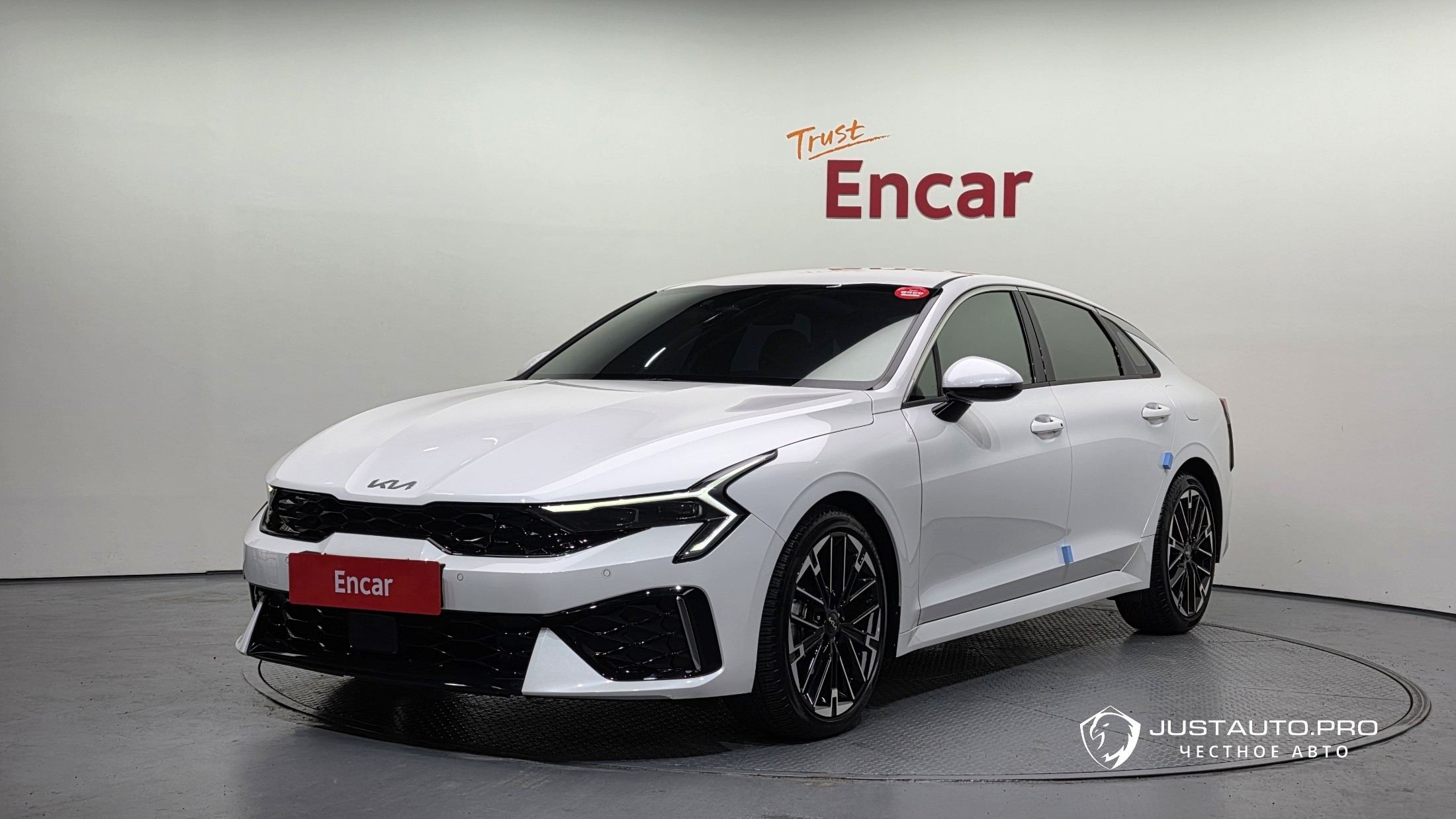 Автомобиль Kia K5