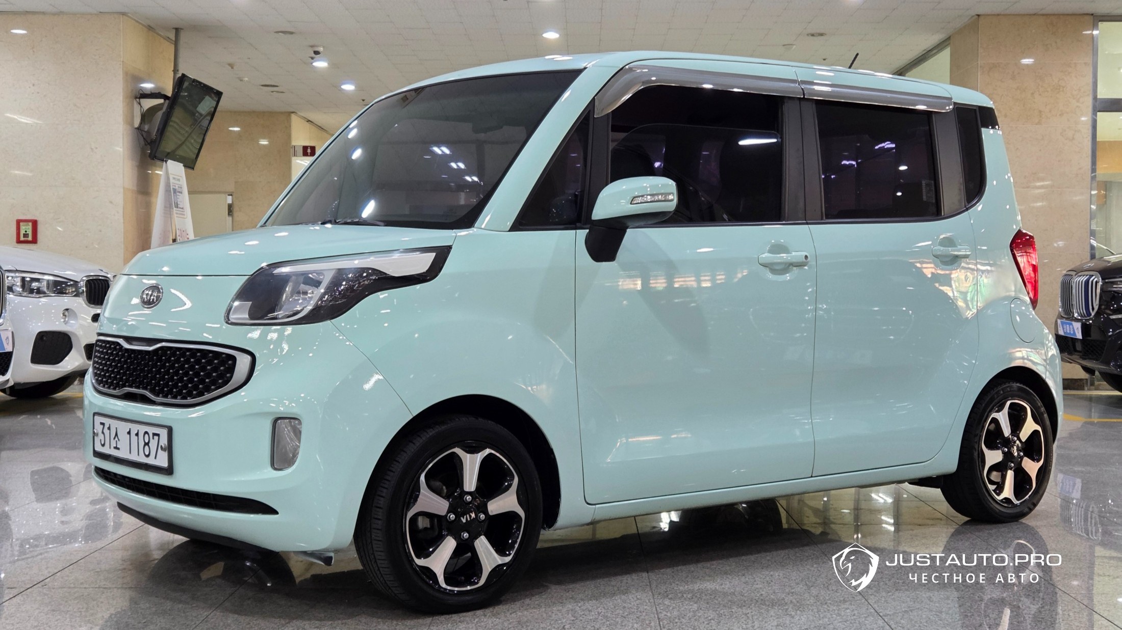 Автомобиль Kia RAY