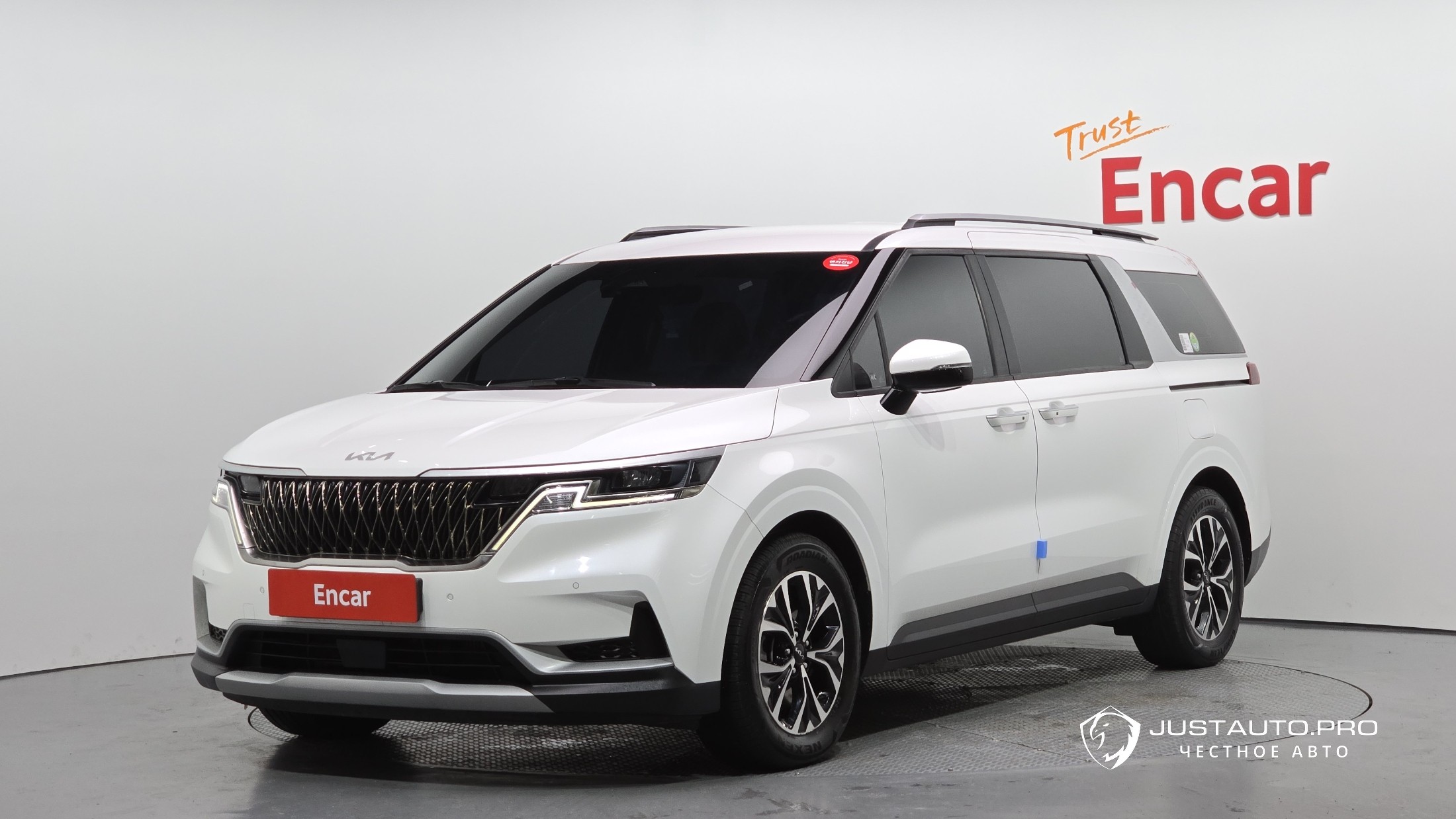 Автомобиль Kia Canival