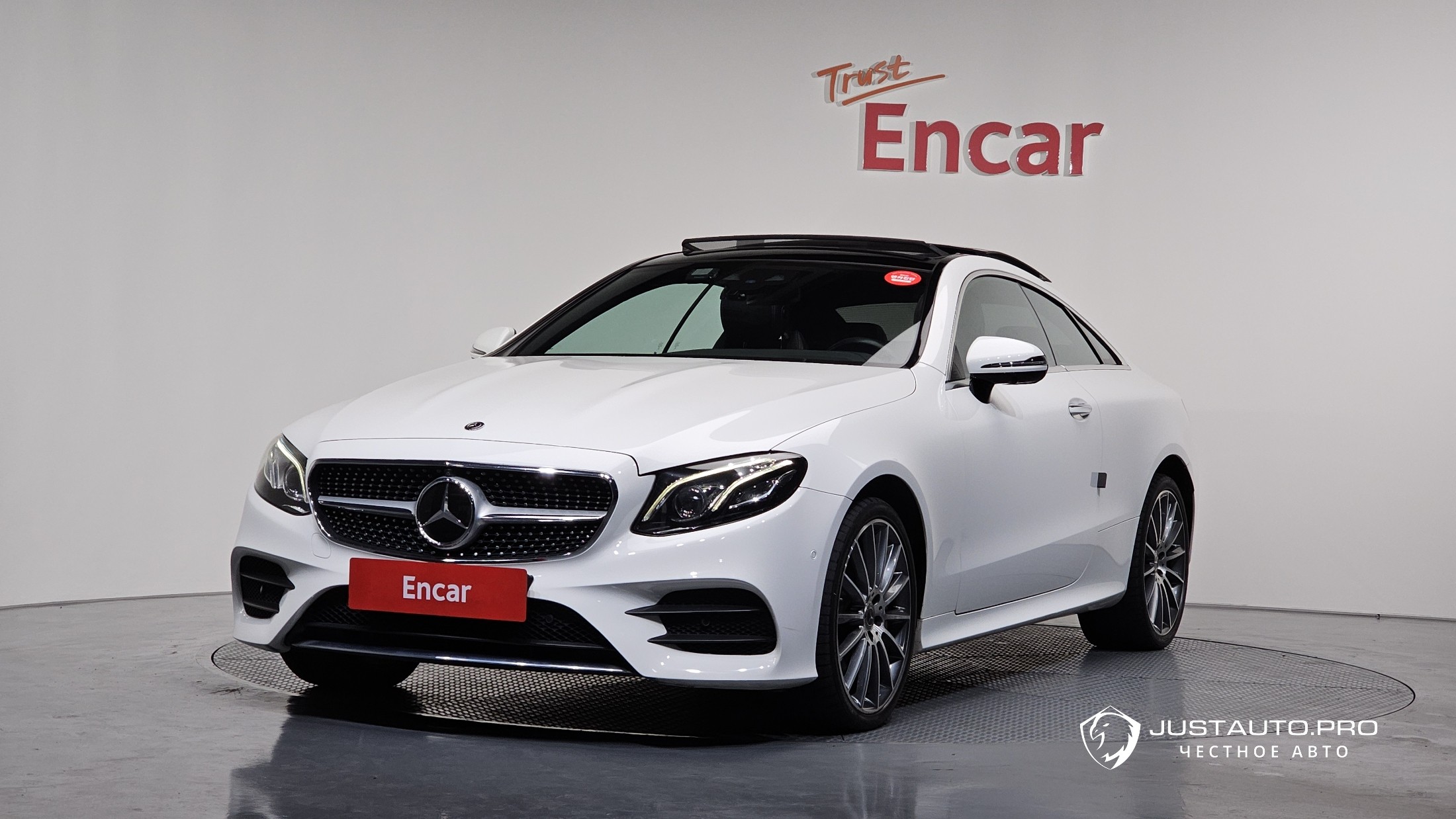 Автомобиль Mercedes-Benz E-Class