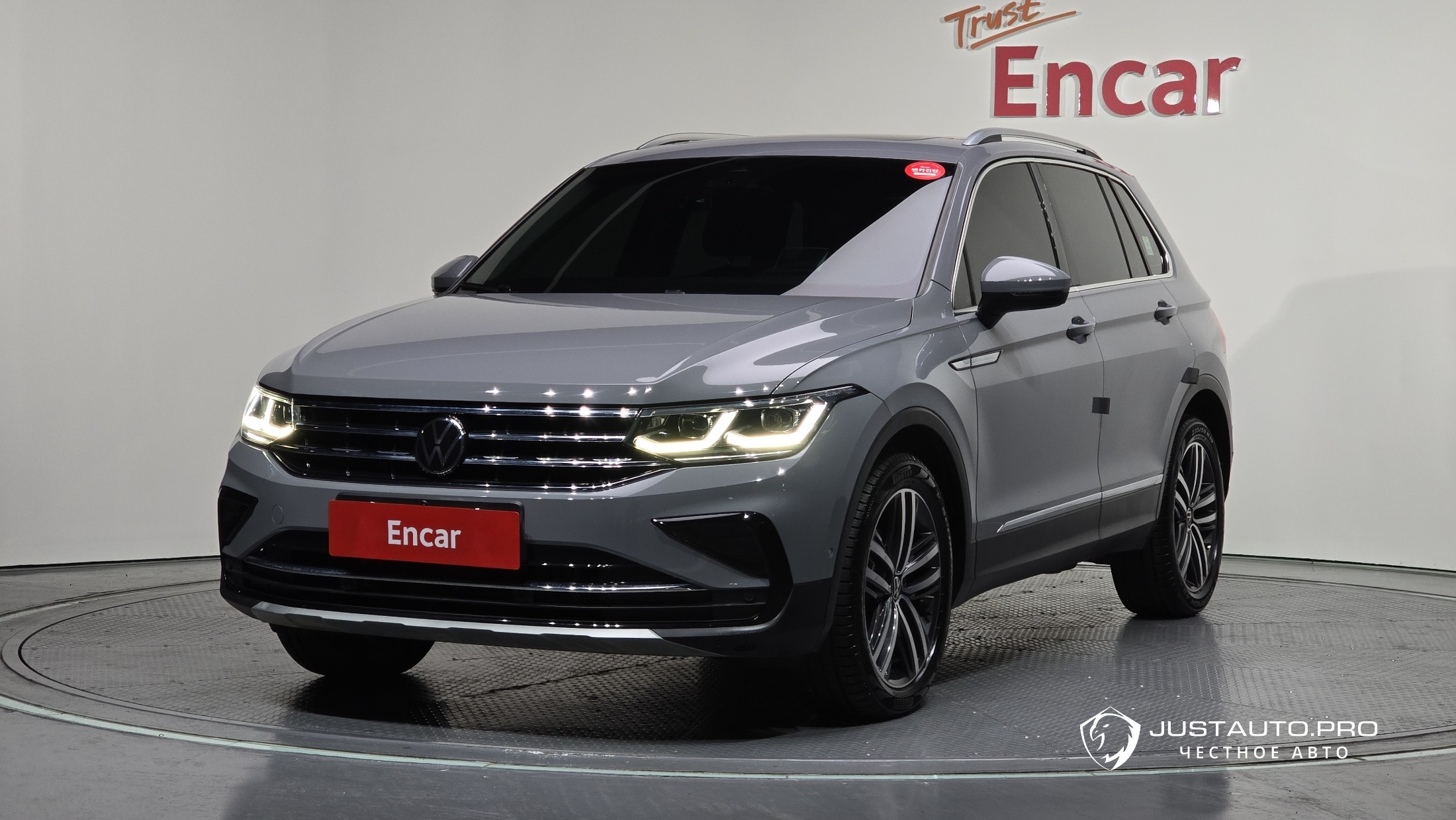 Автомобиль Volkswagen Tiguan