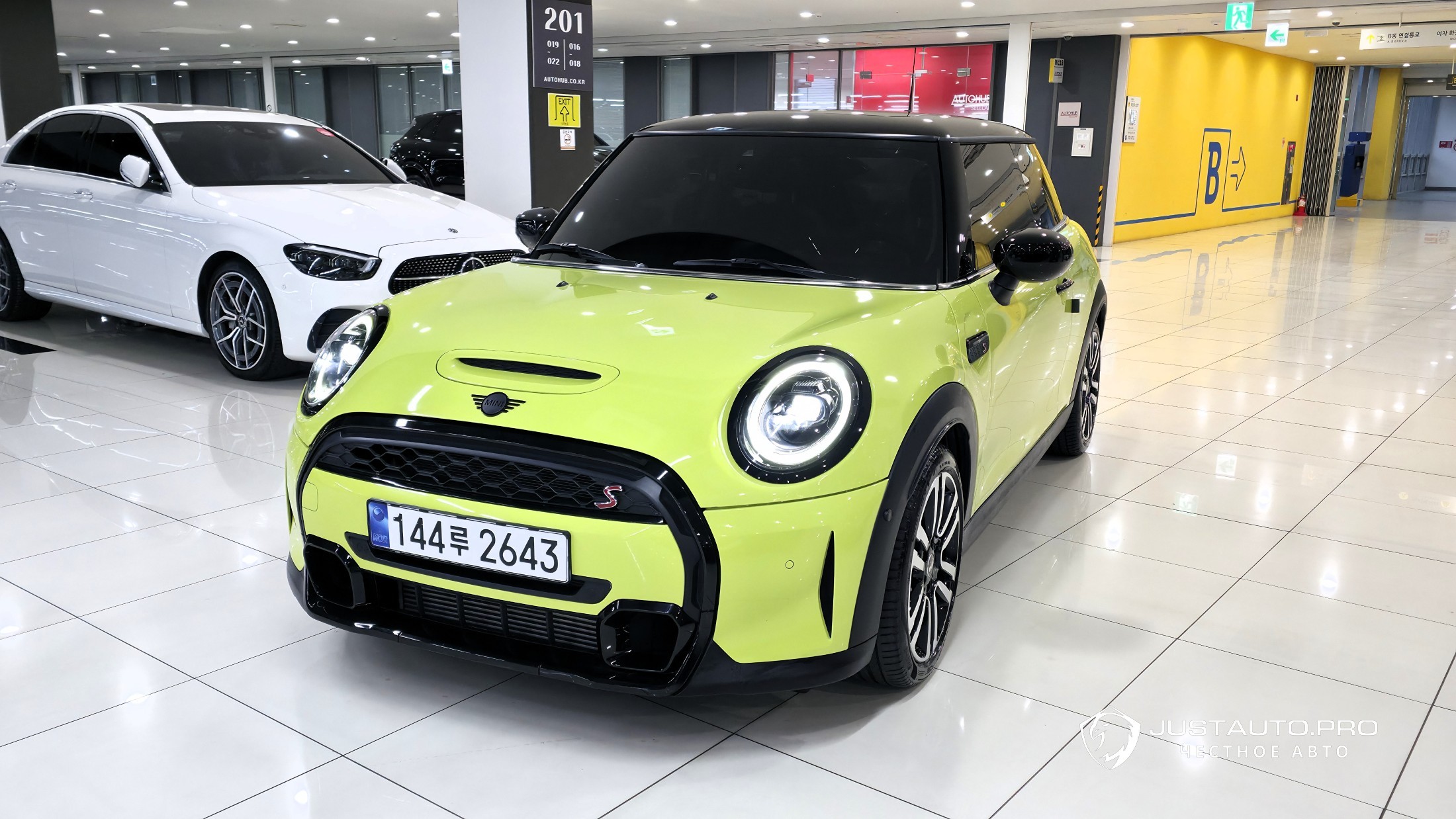 Автомобиль Mini Cooper