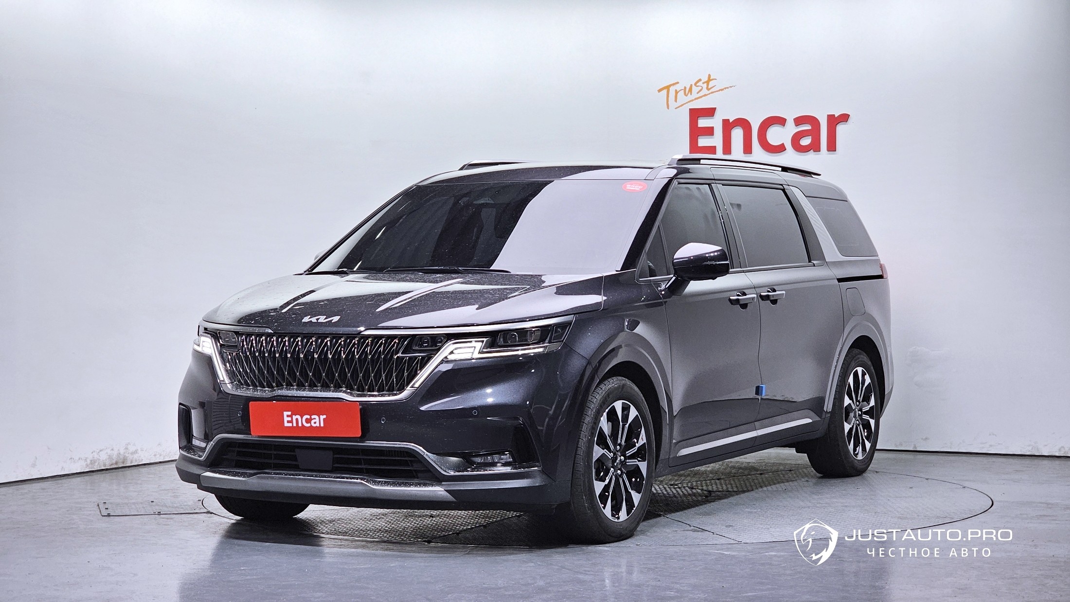 Автомобиль Kia Canival