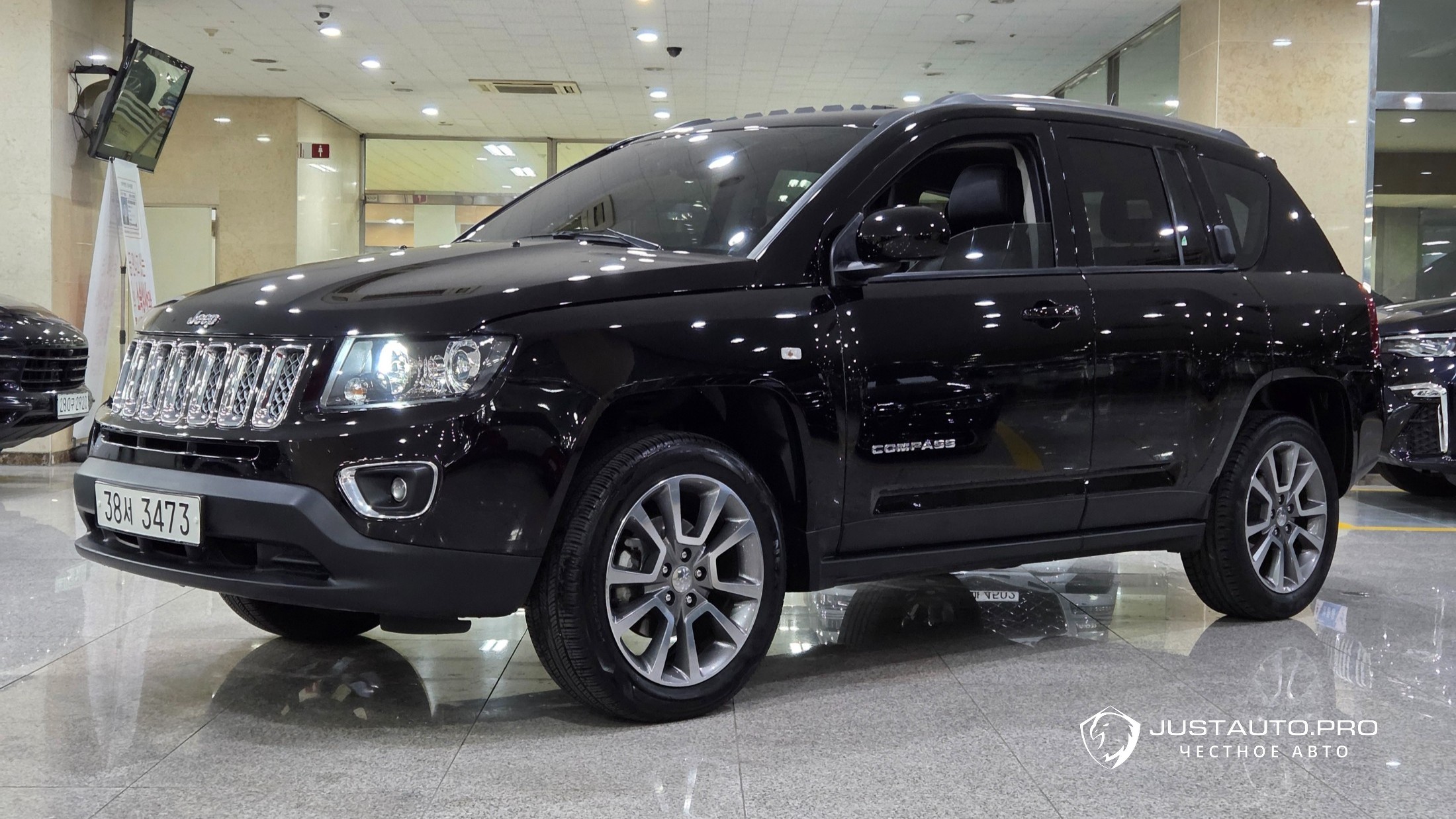Автомобиль Jeep Compass