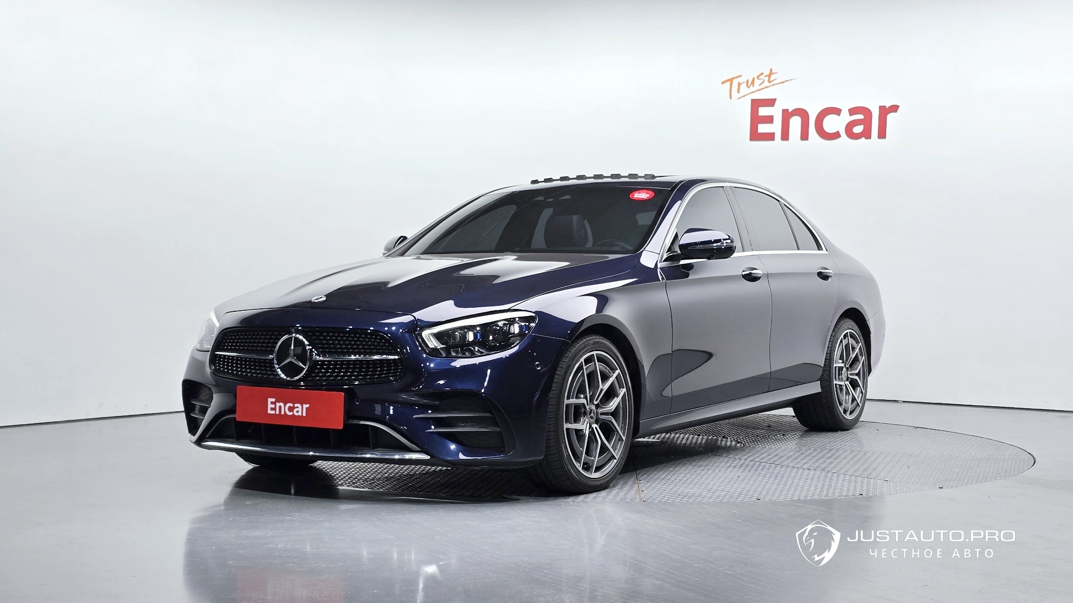 Автомобиль Mercedes-Benz E-Class