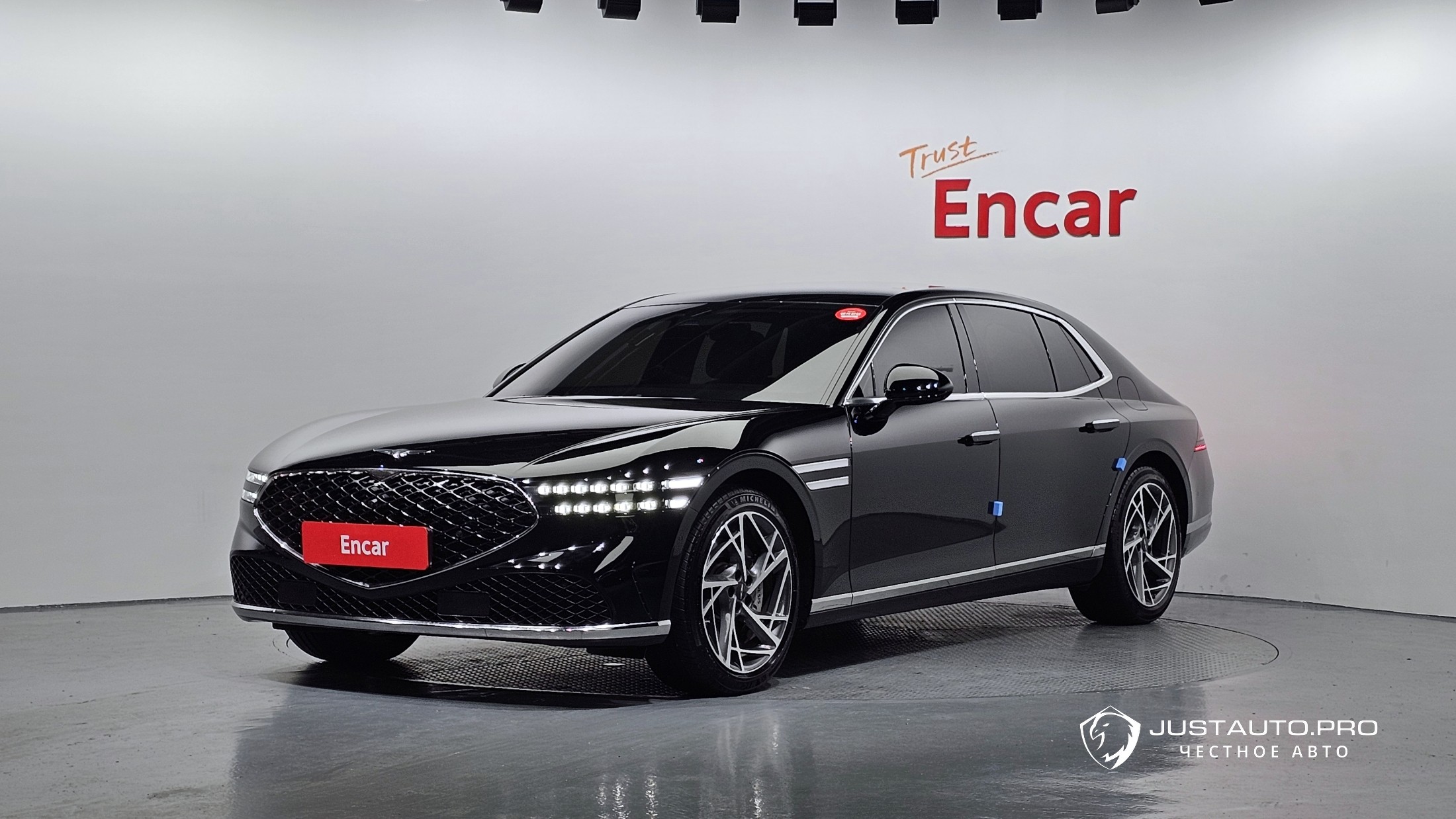 Автомобиль Genesis G90