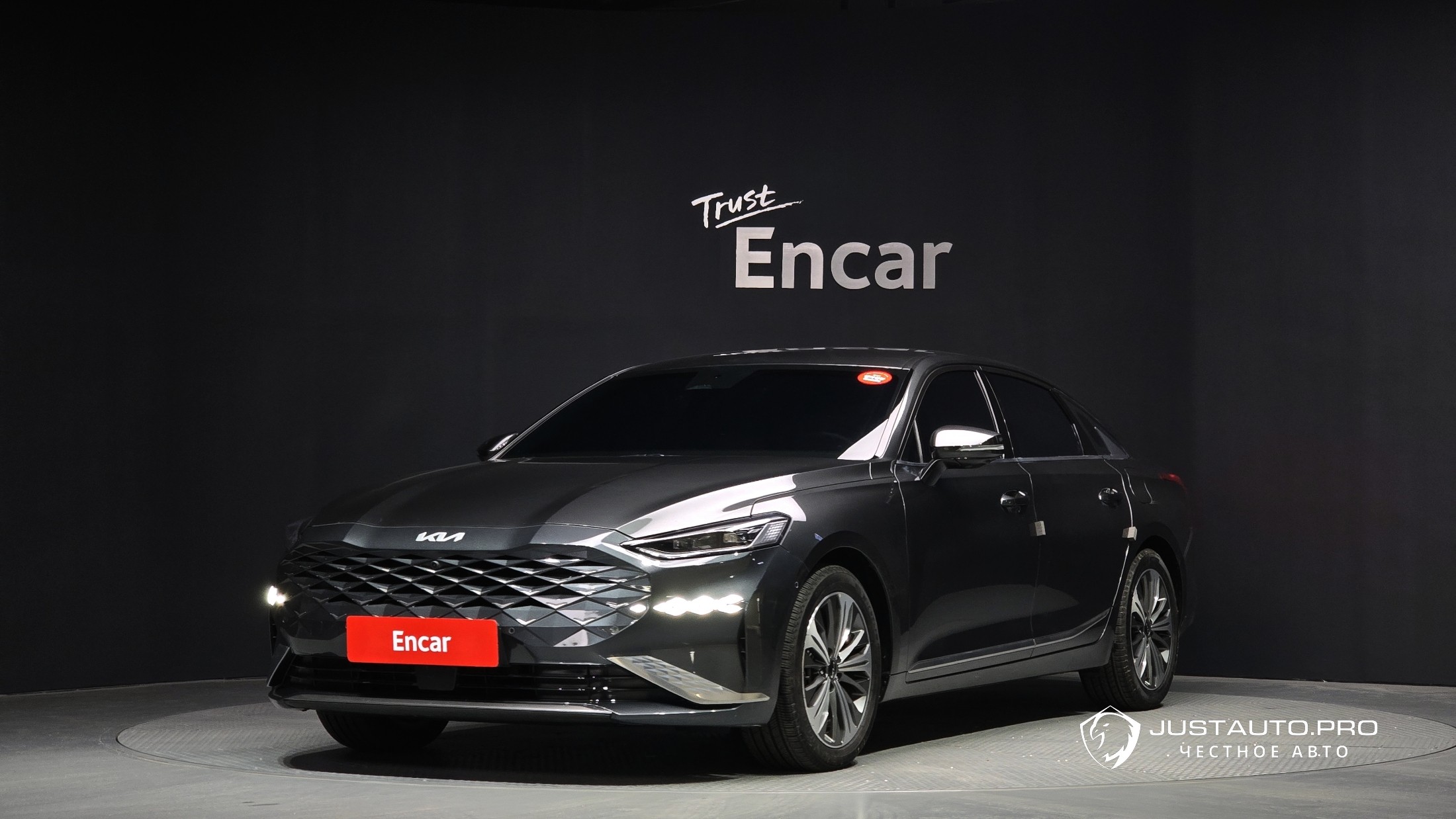 Автомобиль Kia K8