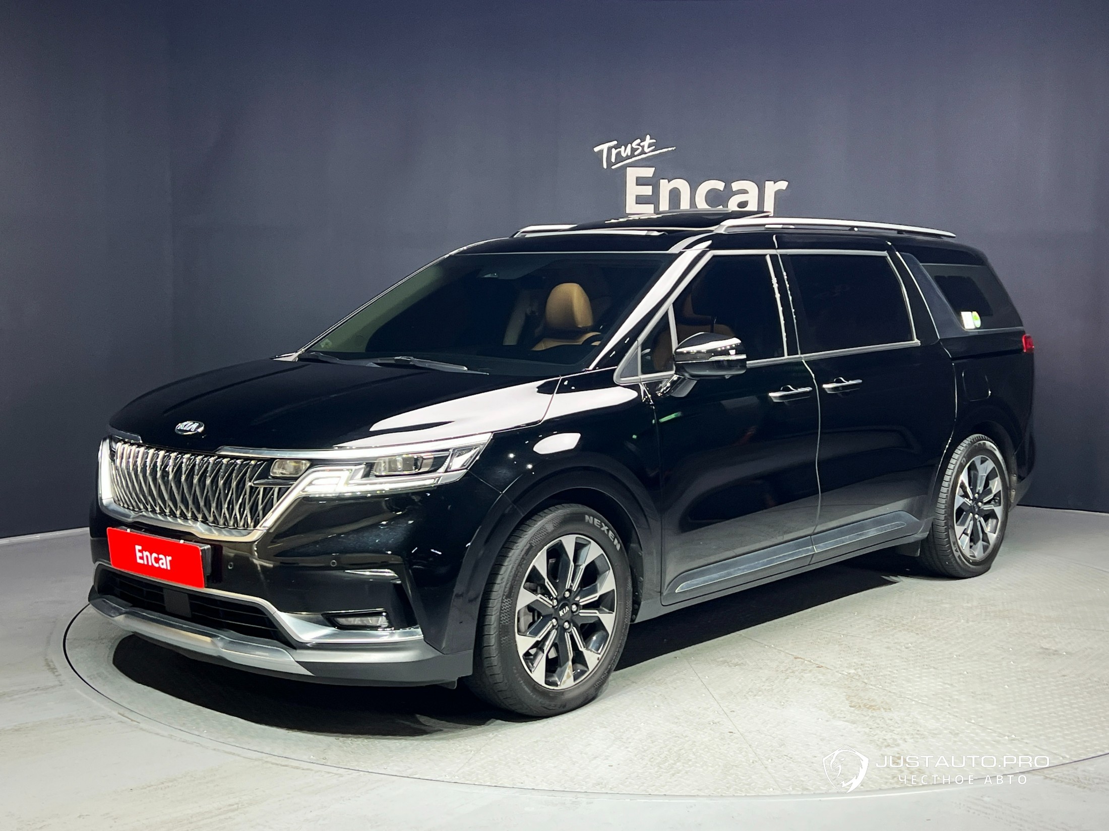 Автомобиль Kia Canival