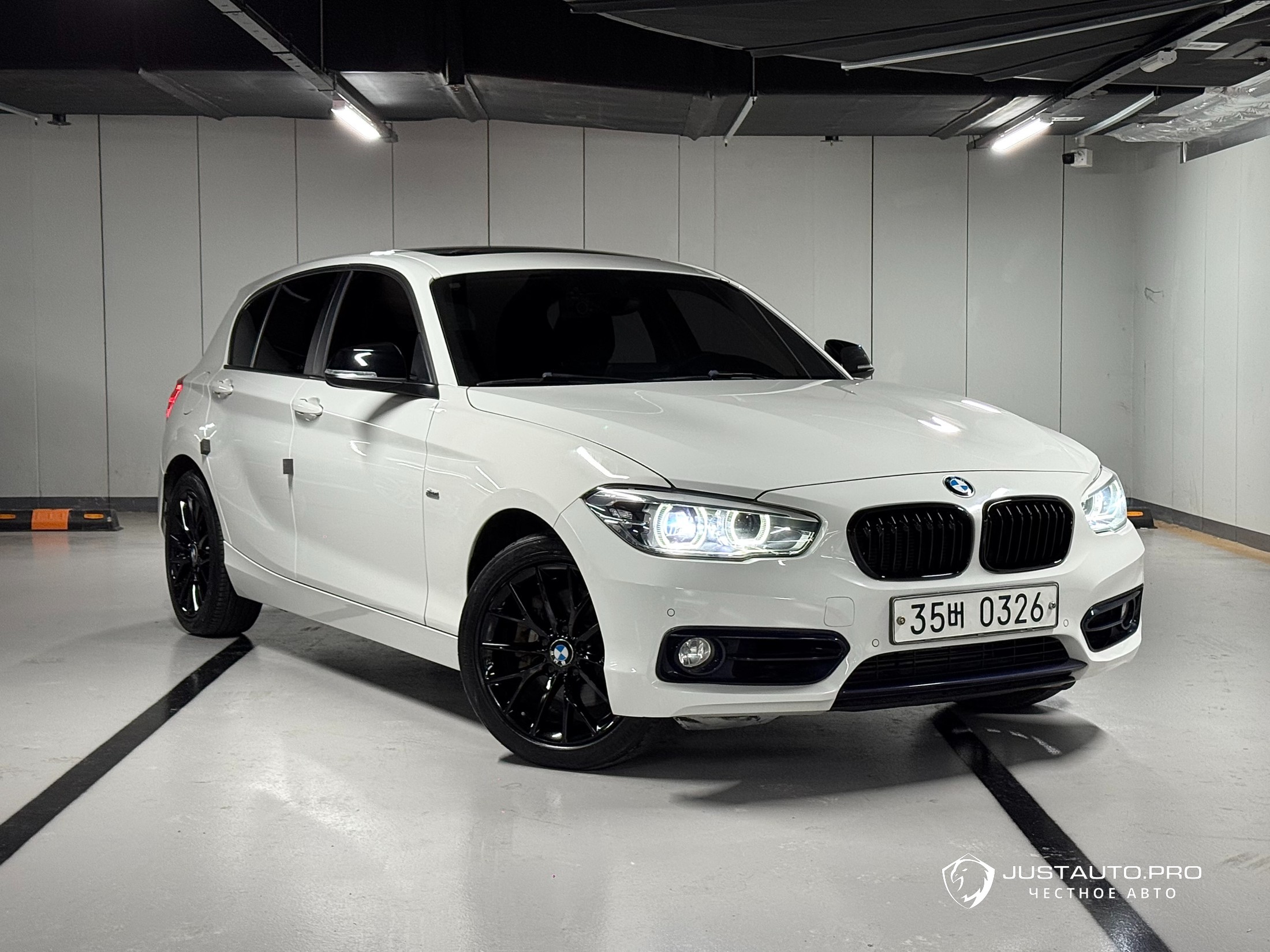 Автомобиль BMW 1-Series