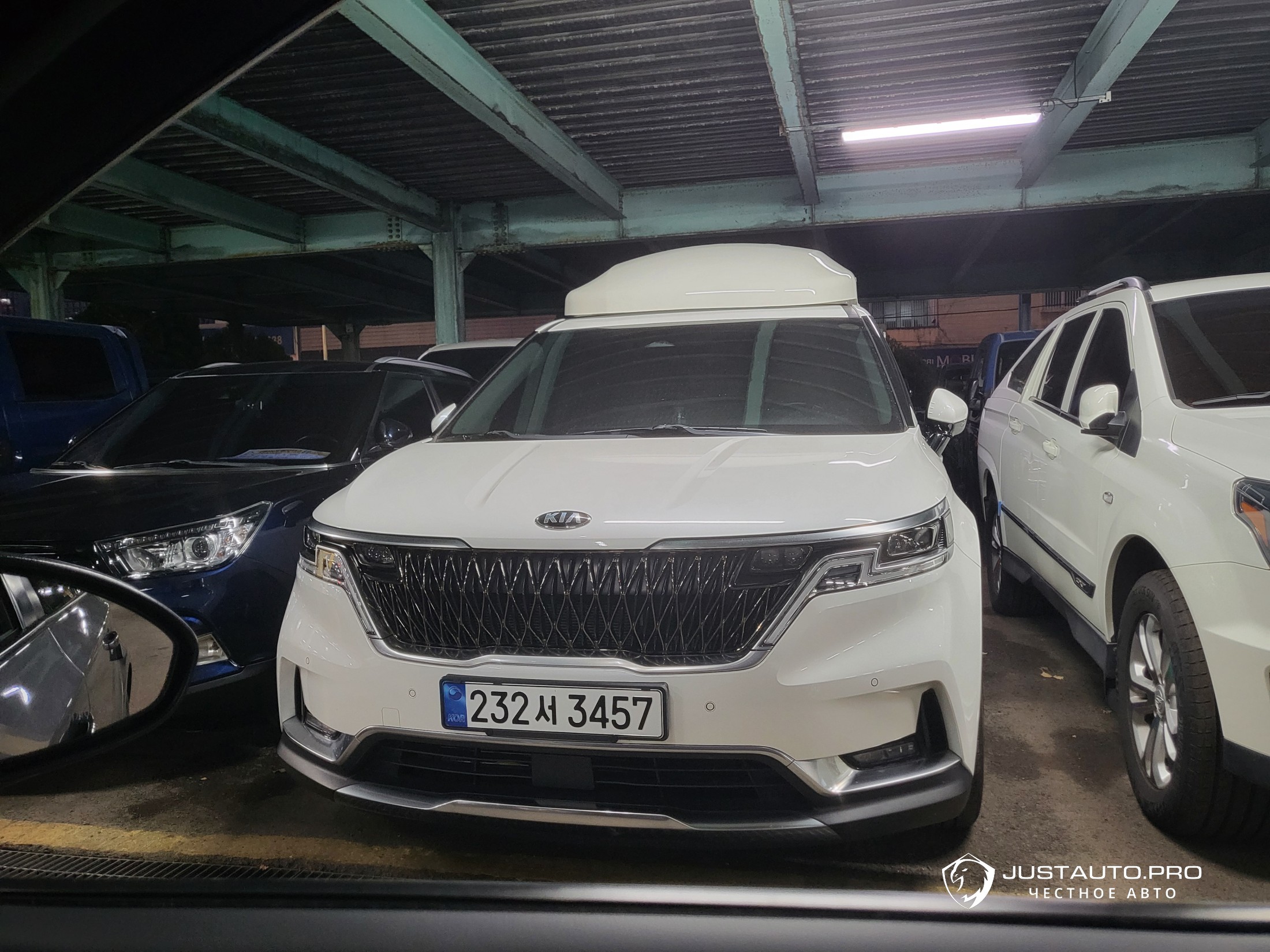 Автомобиль Kia Canival