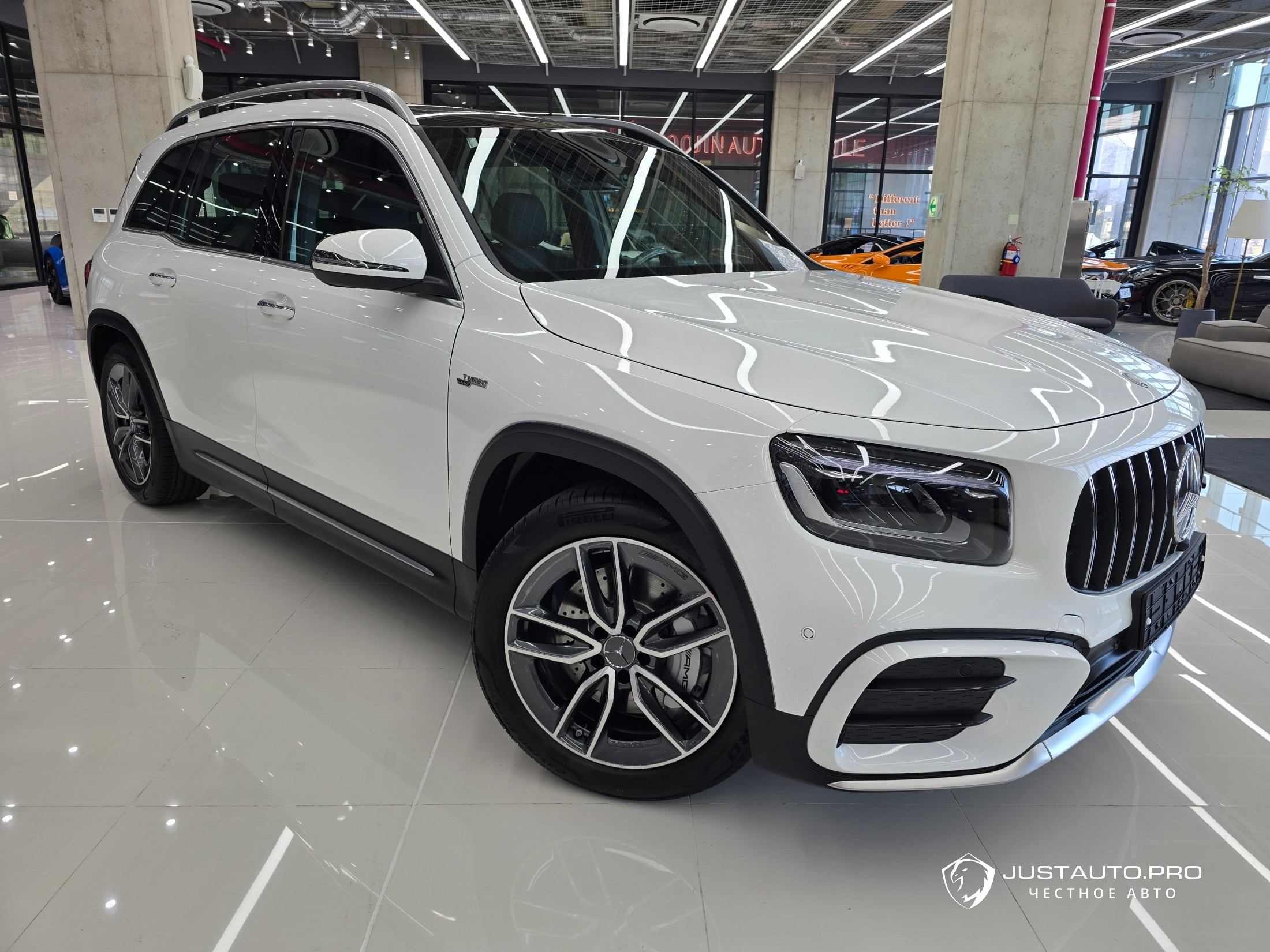 Автомобиль Mercedes-Benz GLB-Class