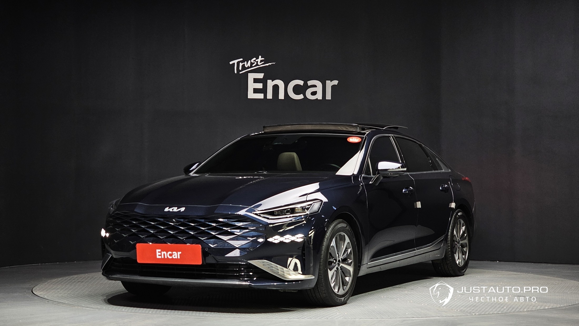 Автомобиль Kia K8