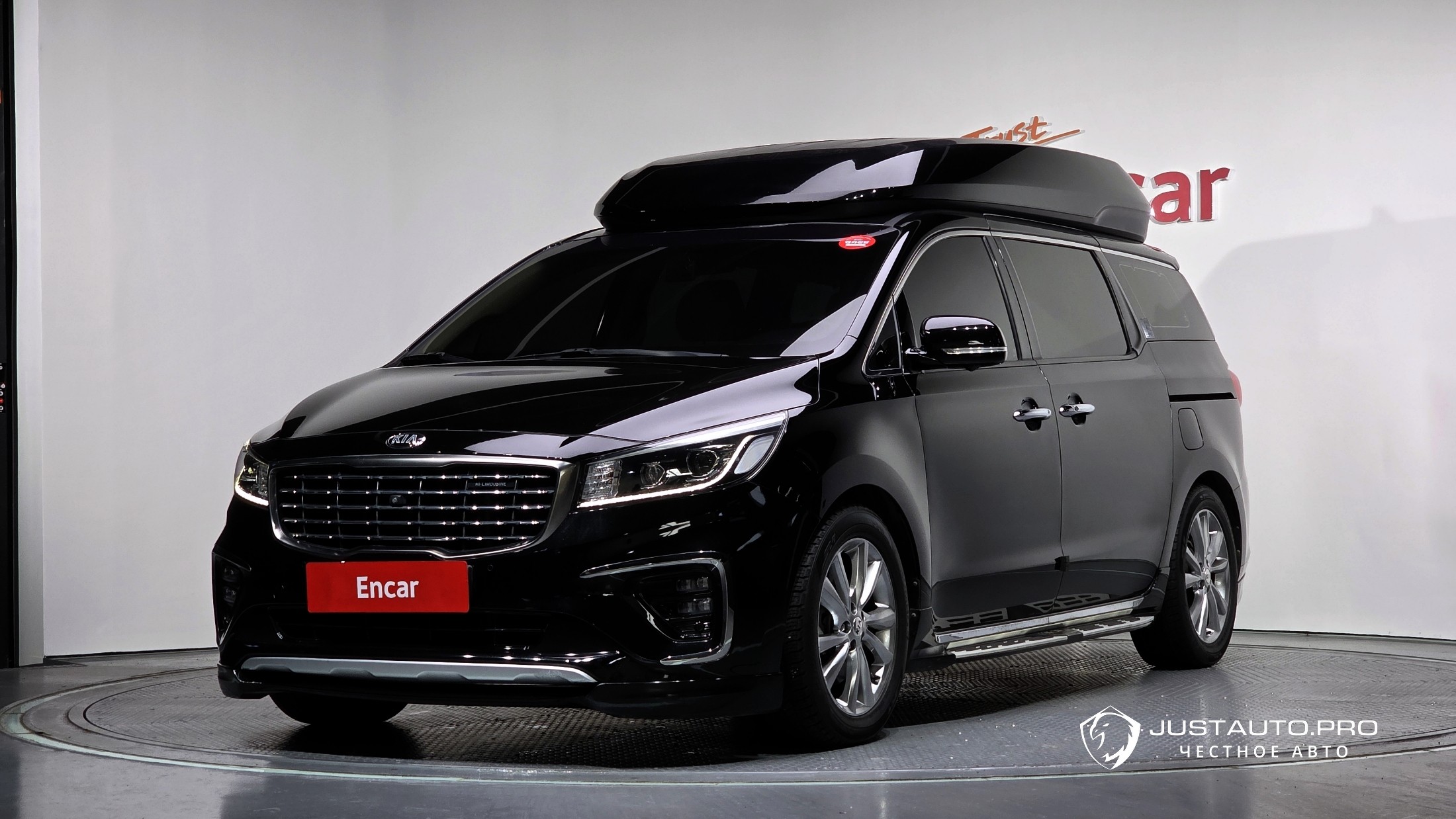 Автомобиль Kia Canival