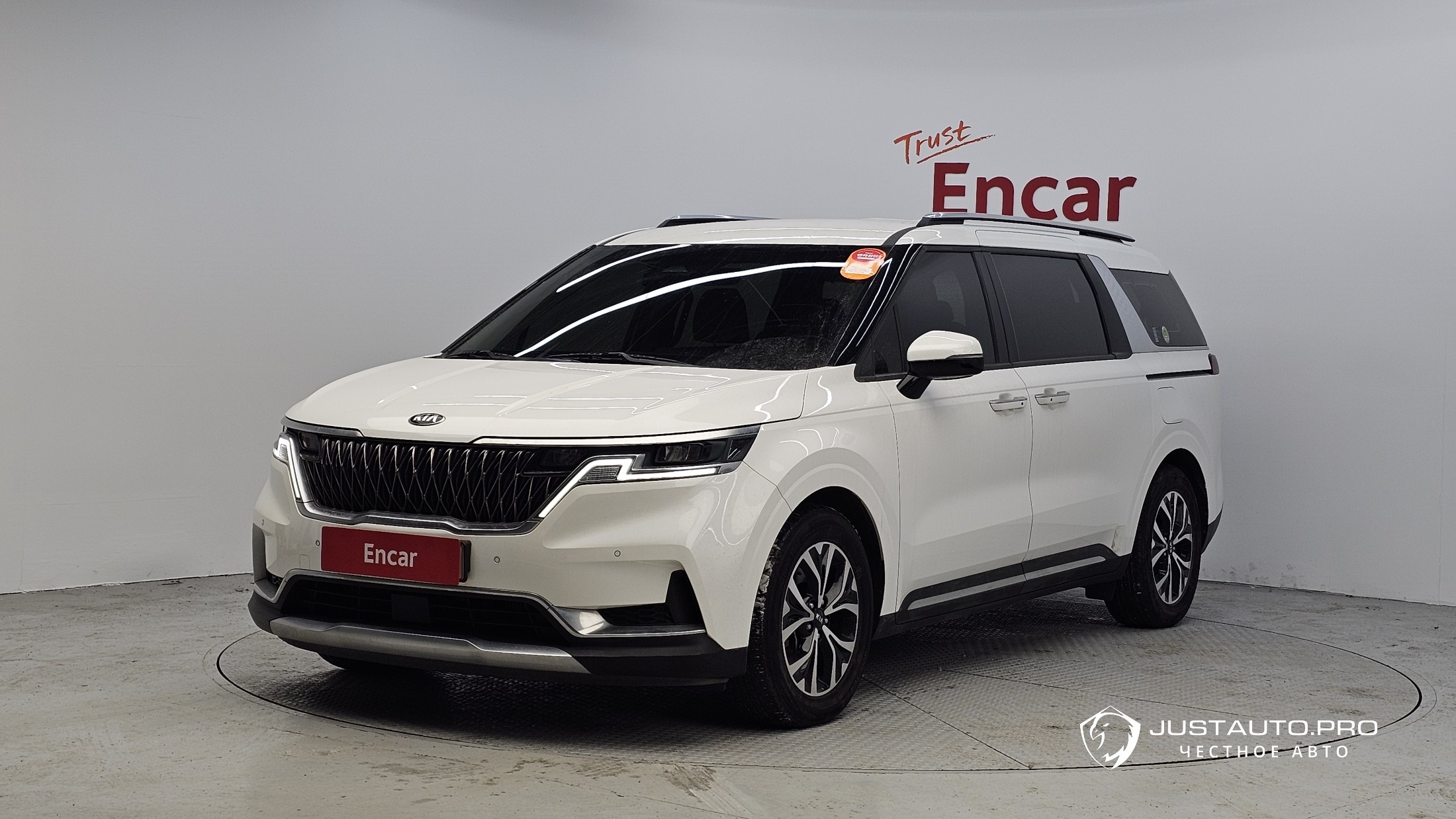 Автомобиль Kia Canival