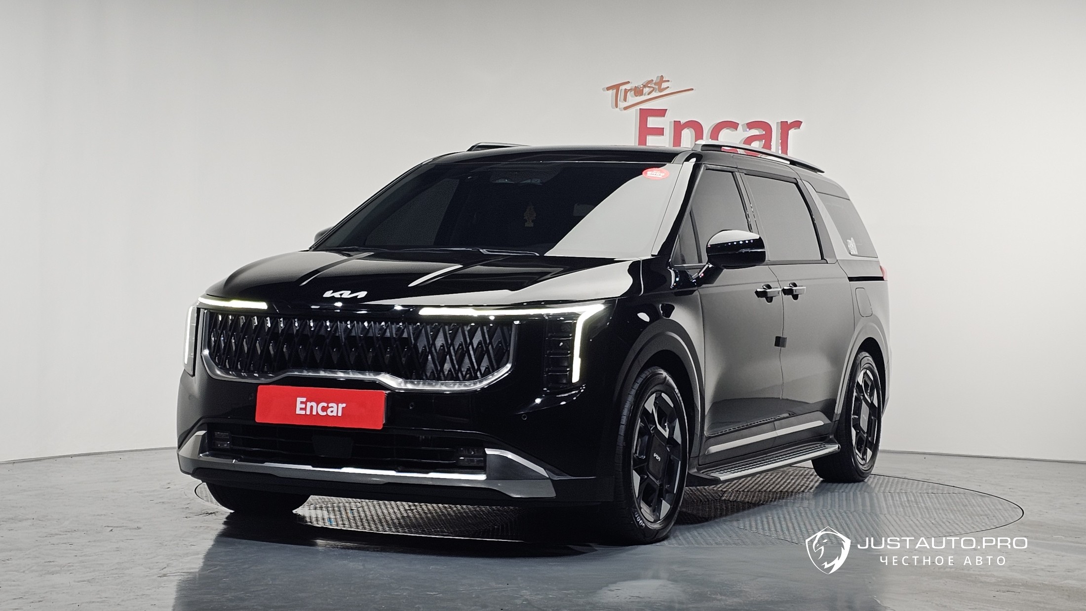 Автомобиль Kia Canival