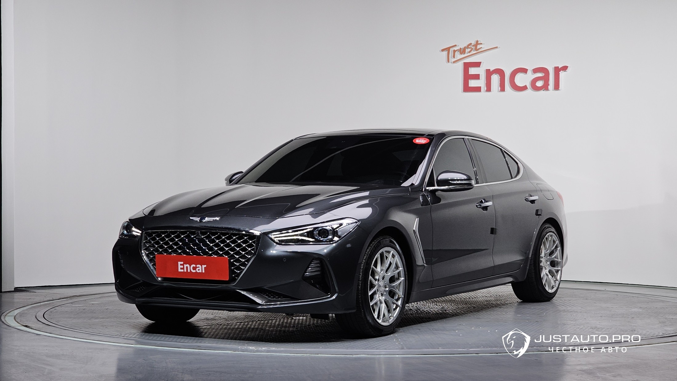 Автомобиль Genesis G70