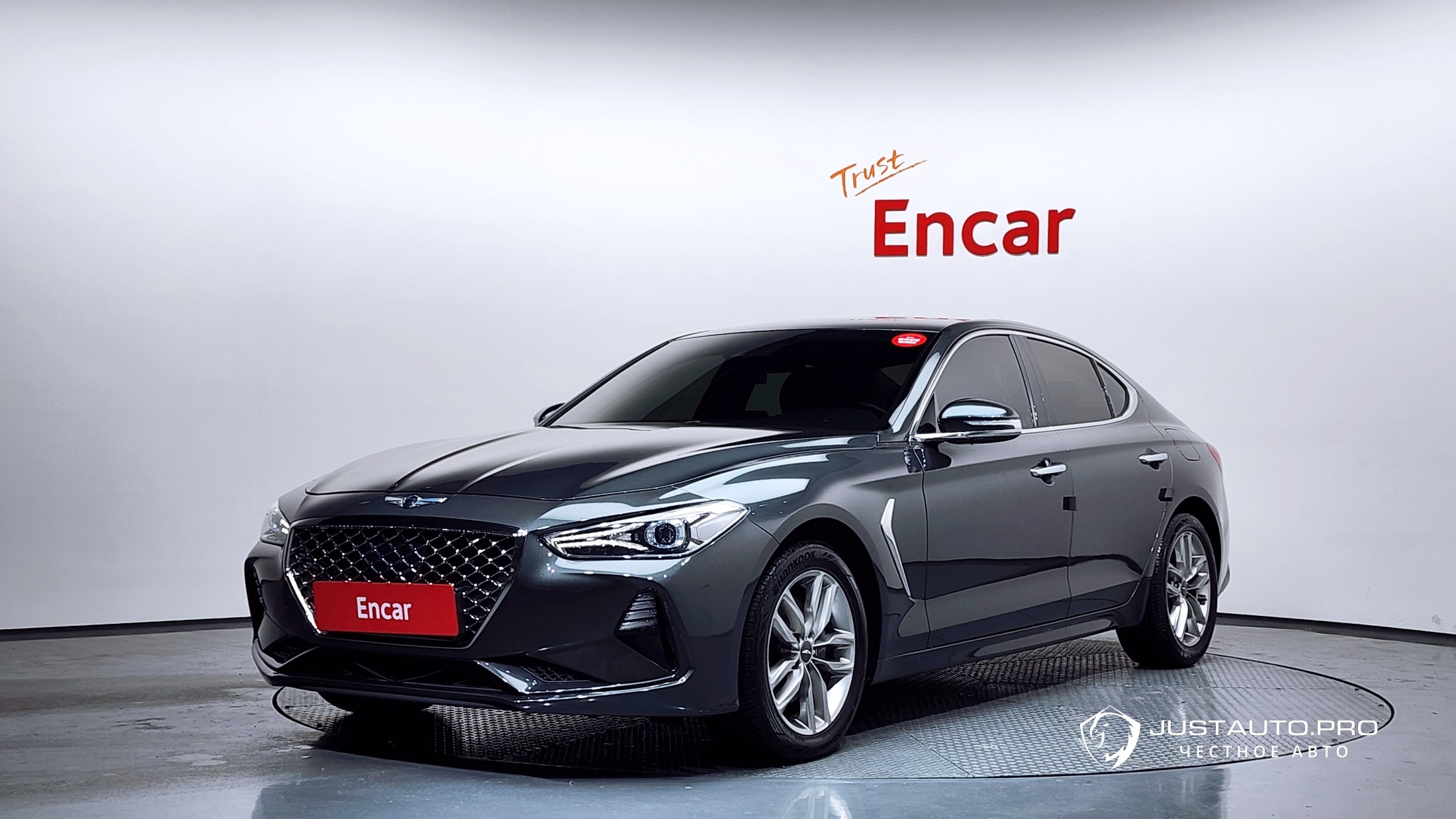 Автомобиль Genesis G70