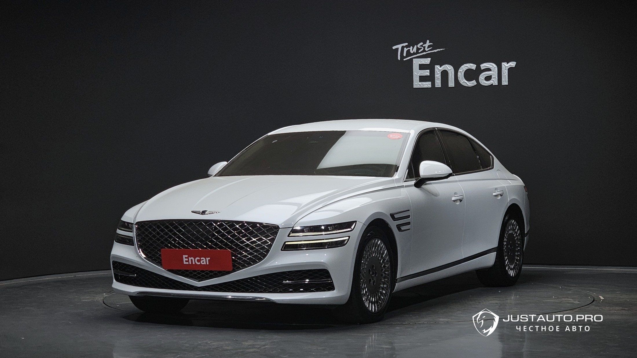 Автомобиль Genesis G80