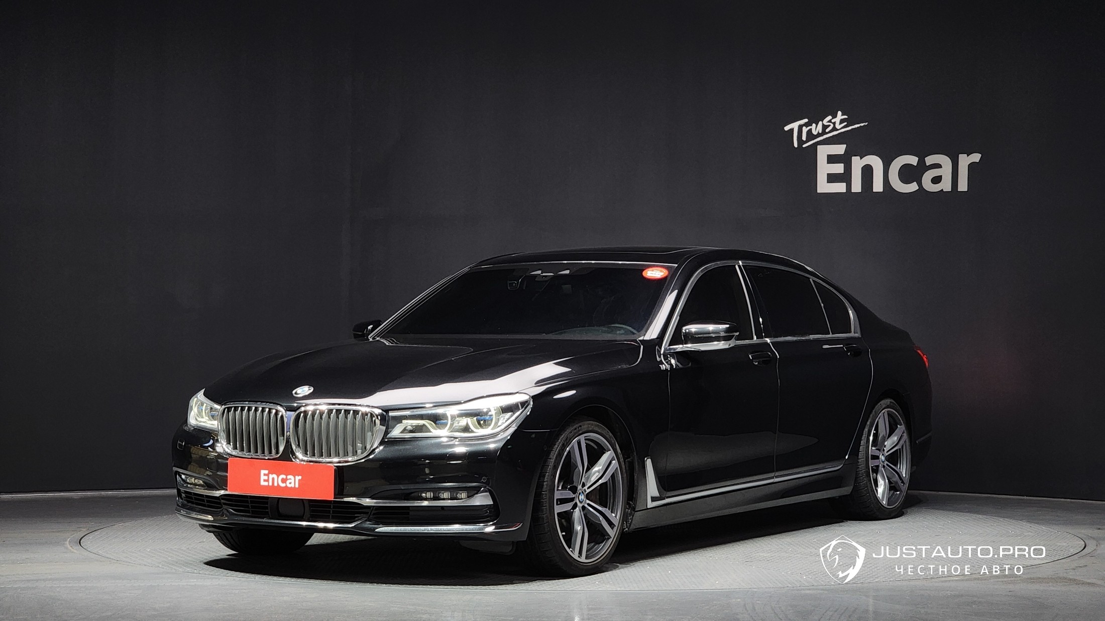 Автомобиль BMW 7-Series