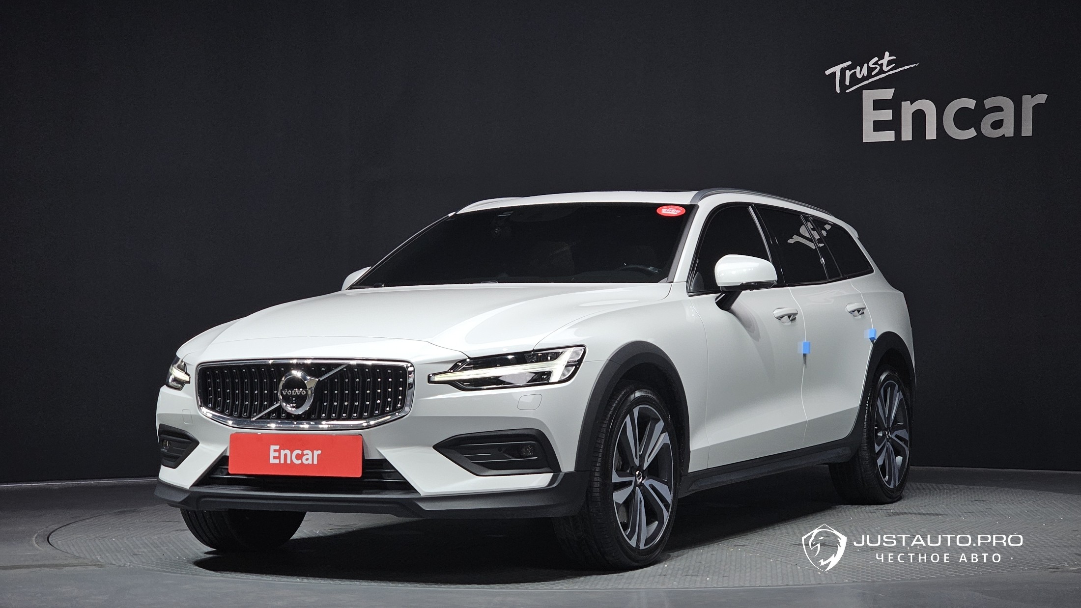 Автомобиль Volvo V60