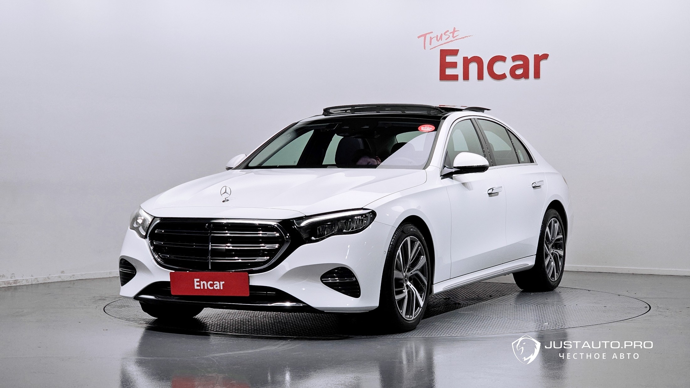 Автомобиль Mercedes-Benz E-Class