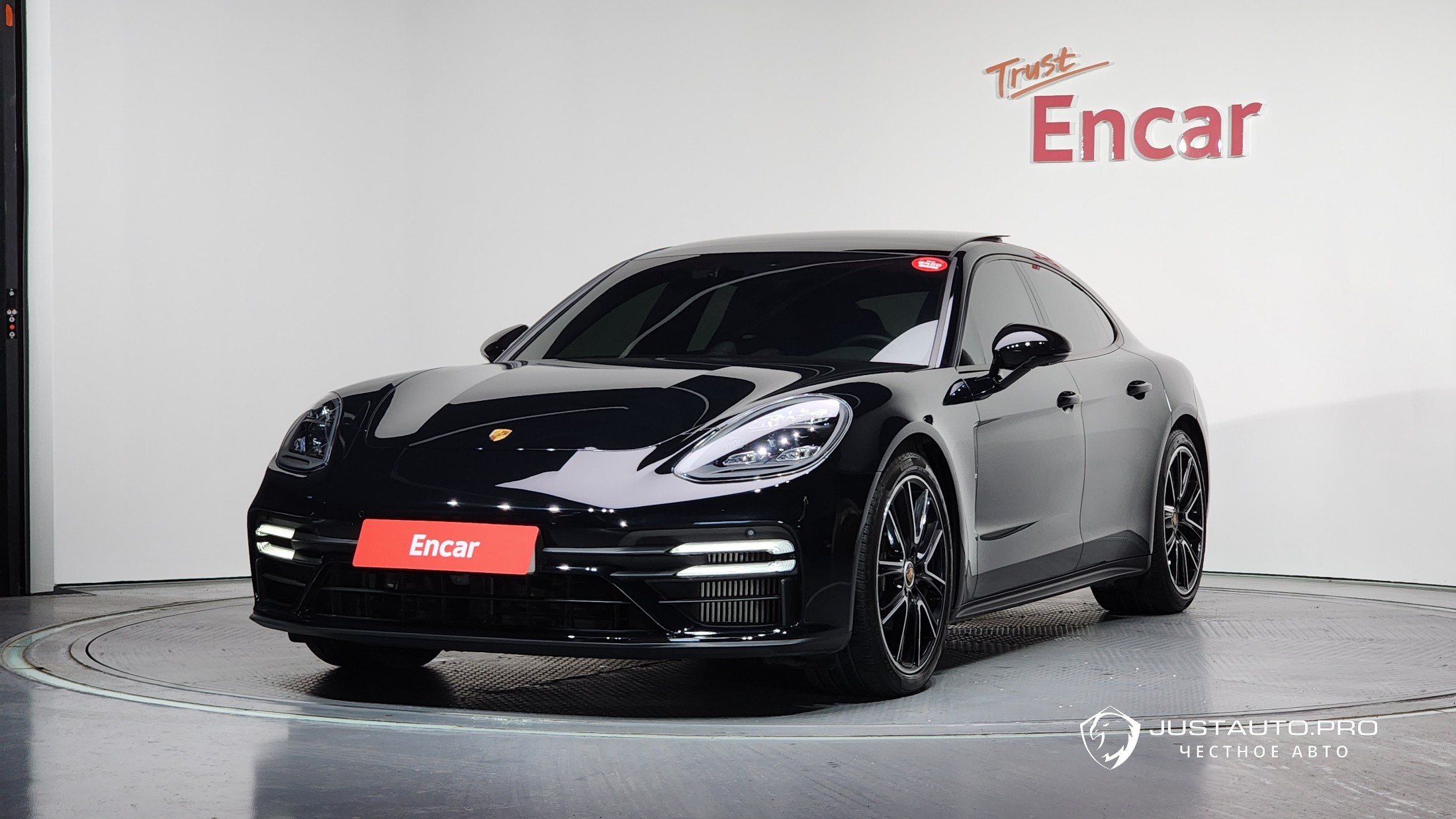 Автомобиль Porsche Panamera