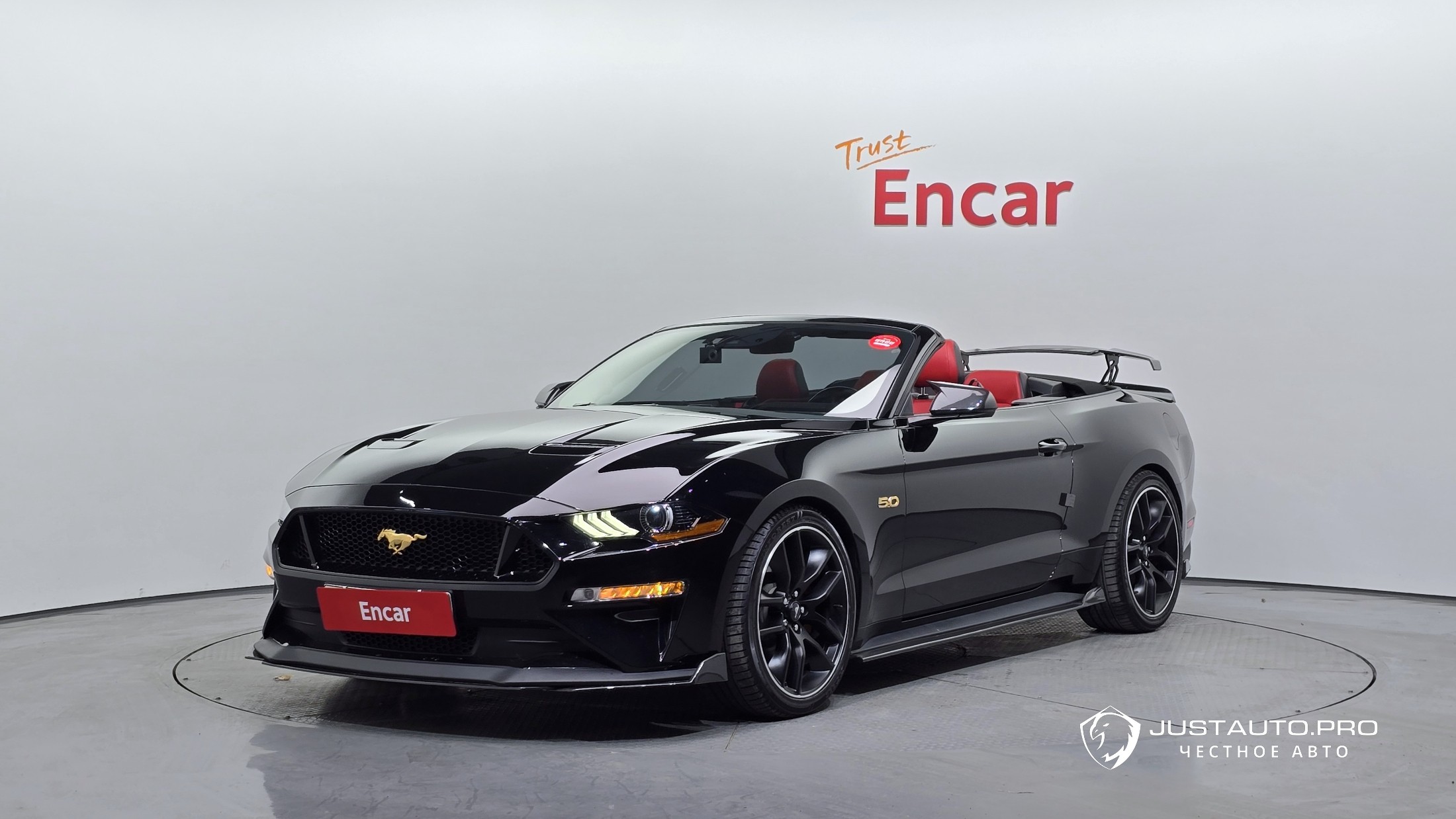 Автомобиль Ford Mustang