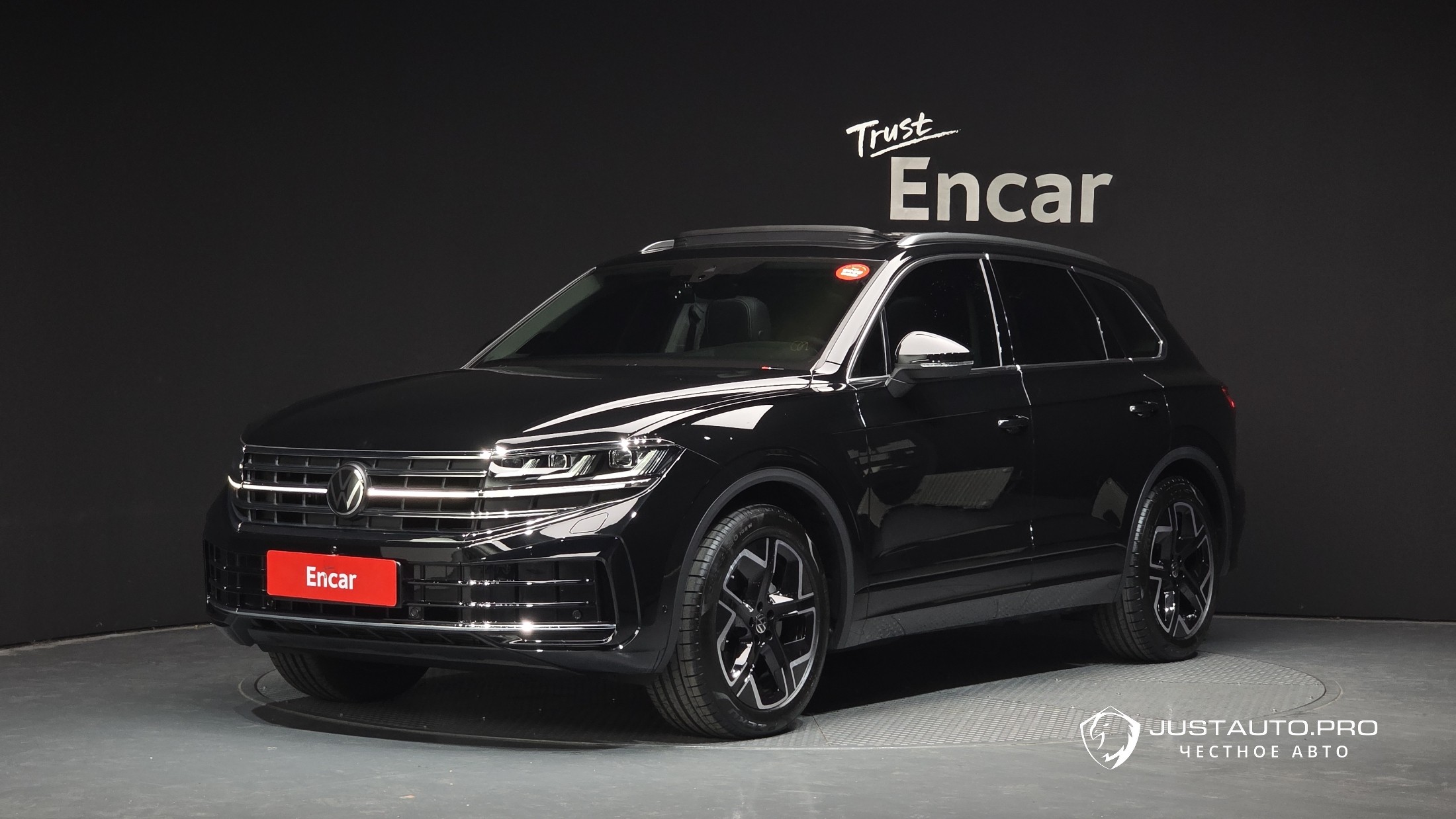 Автомобиль Volkswagen Touareg