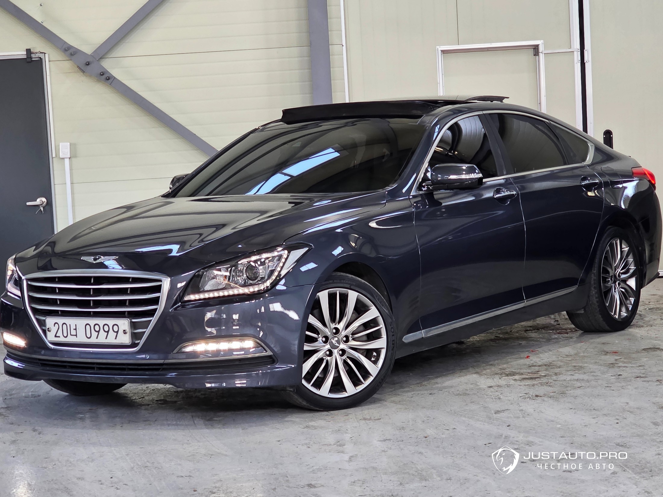 Автомобиль Hyundai Genesis