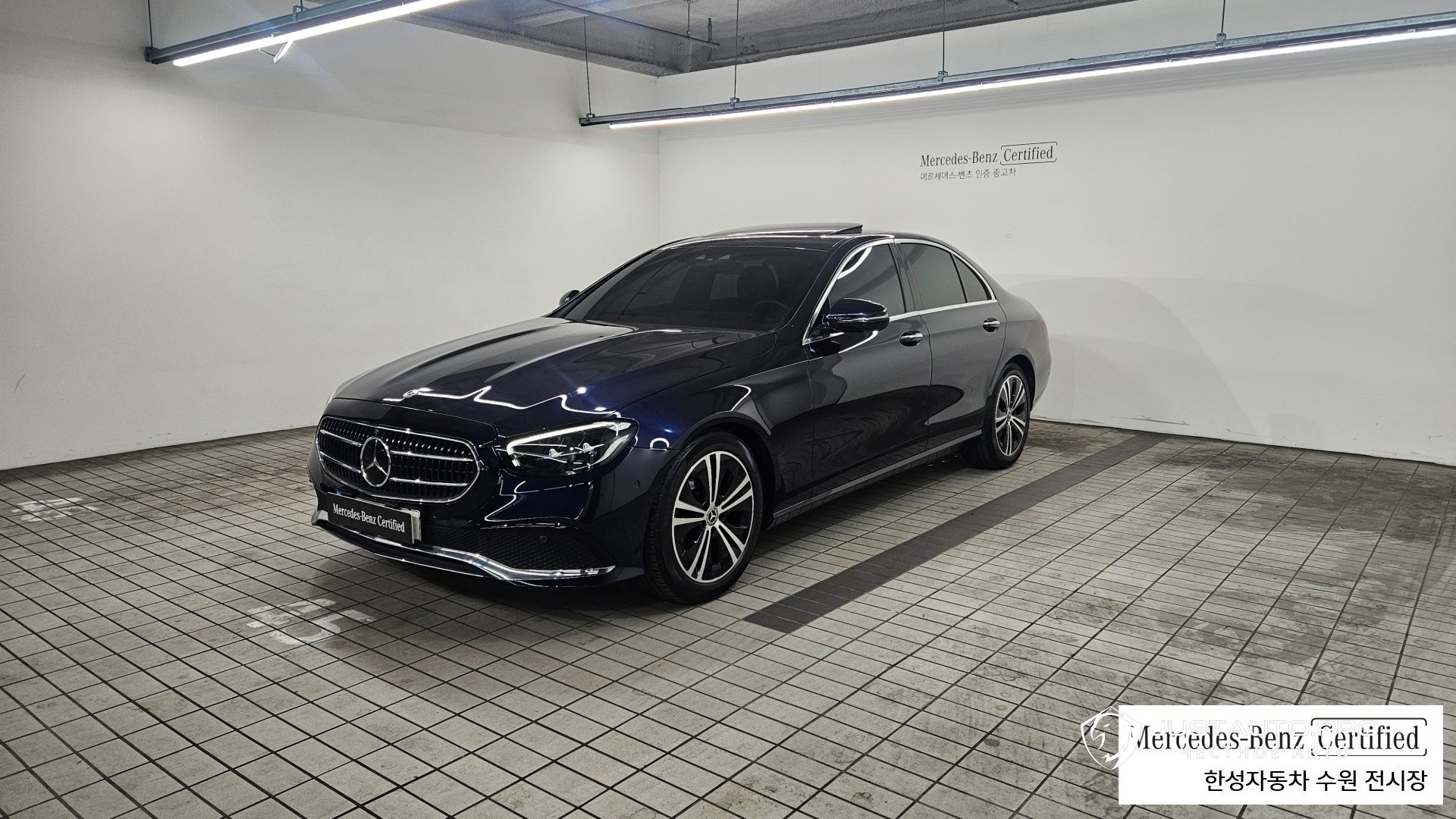 Автомобиль Mercedes-Benz E-Class