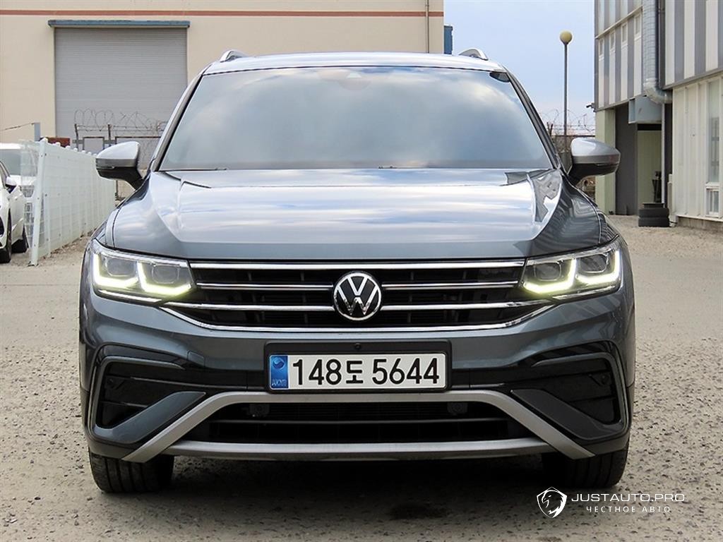 Автомобиль Volkswagen Tiguan