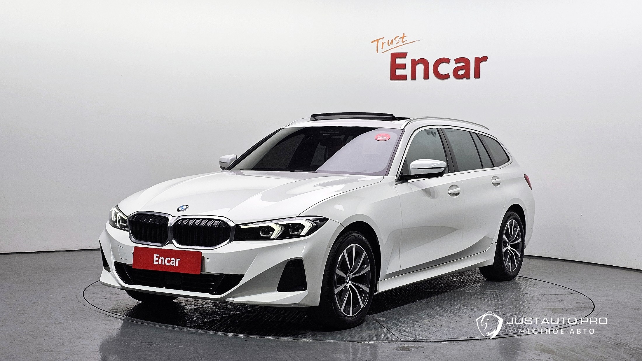 Автомобиль BMW 3-Series