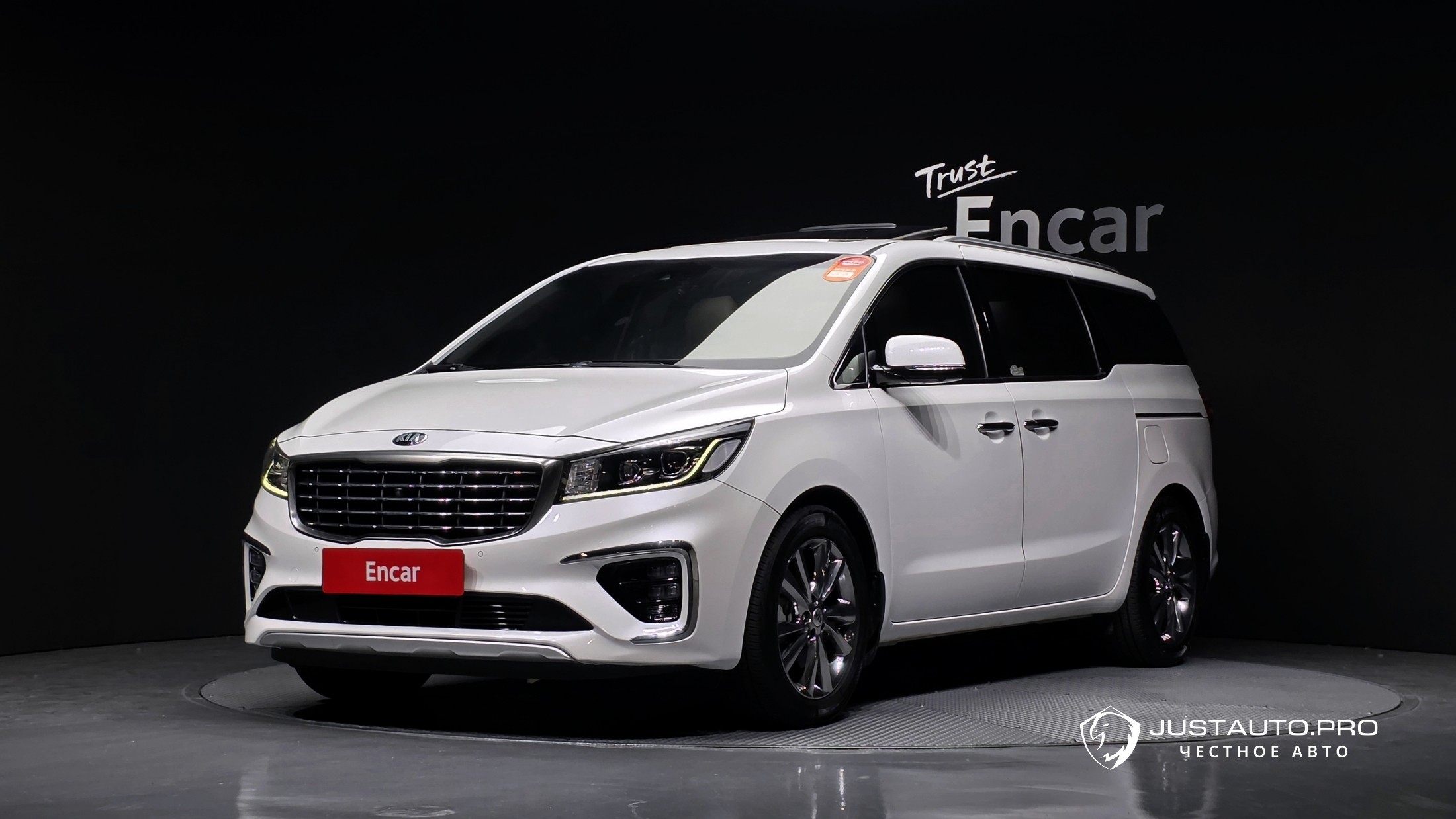 Автомобиль Kia Canival