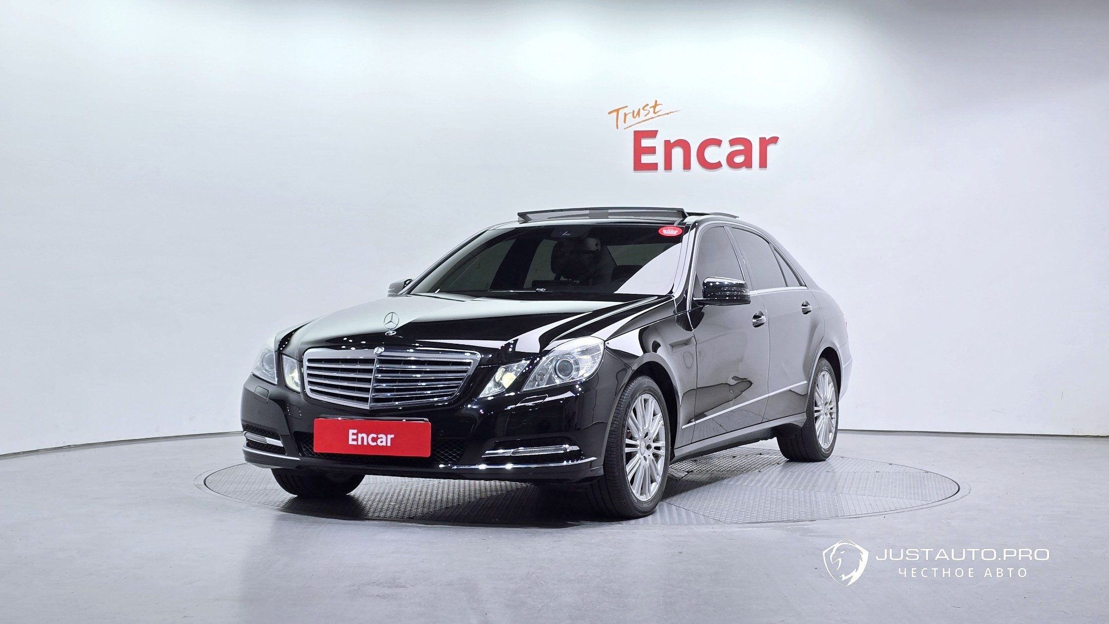 Автомобиль Mercedes-Benz E-Class